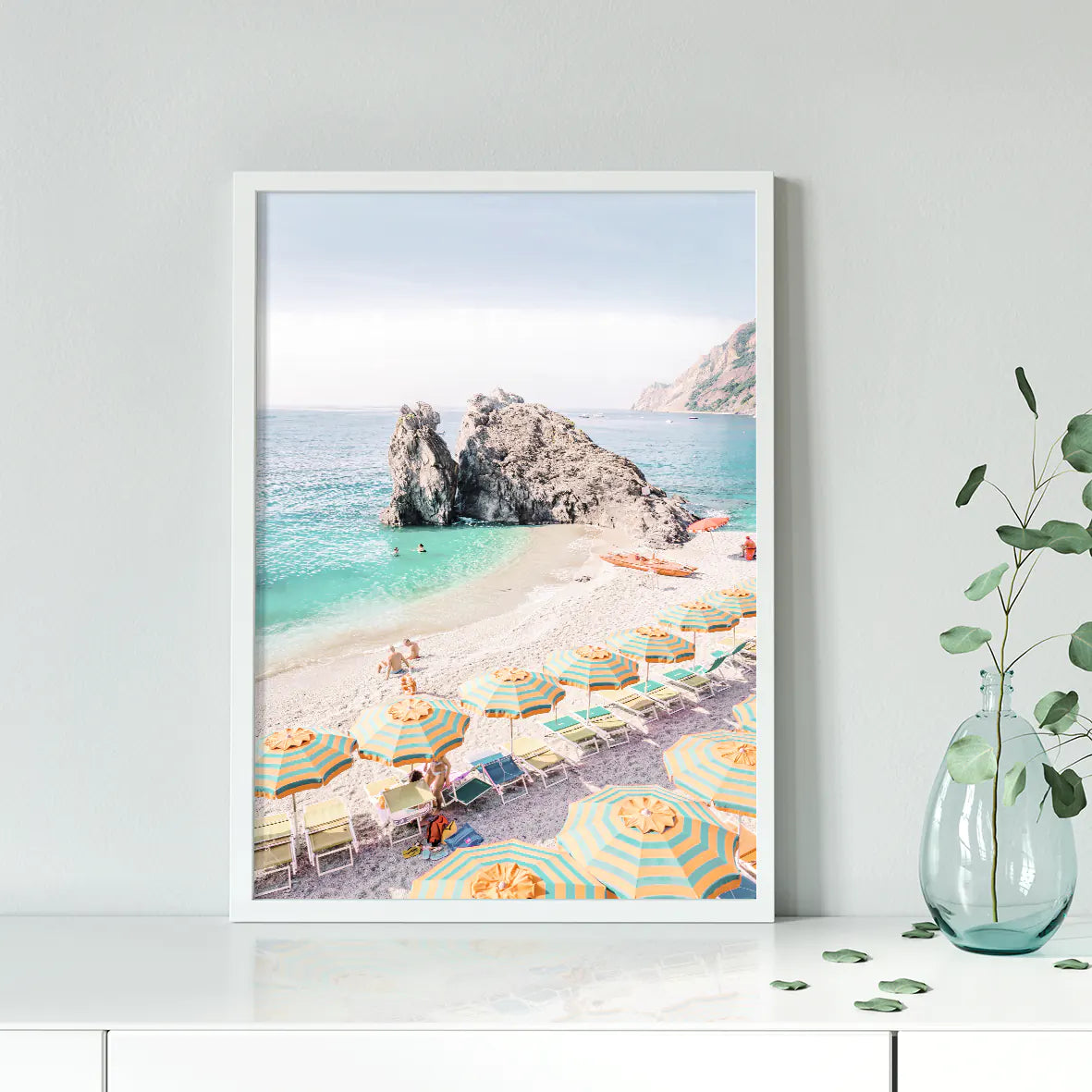 アートポスター カラフルパラソル ビーチ イタリア海岸 北欧デザイン モダンインテリア