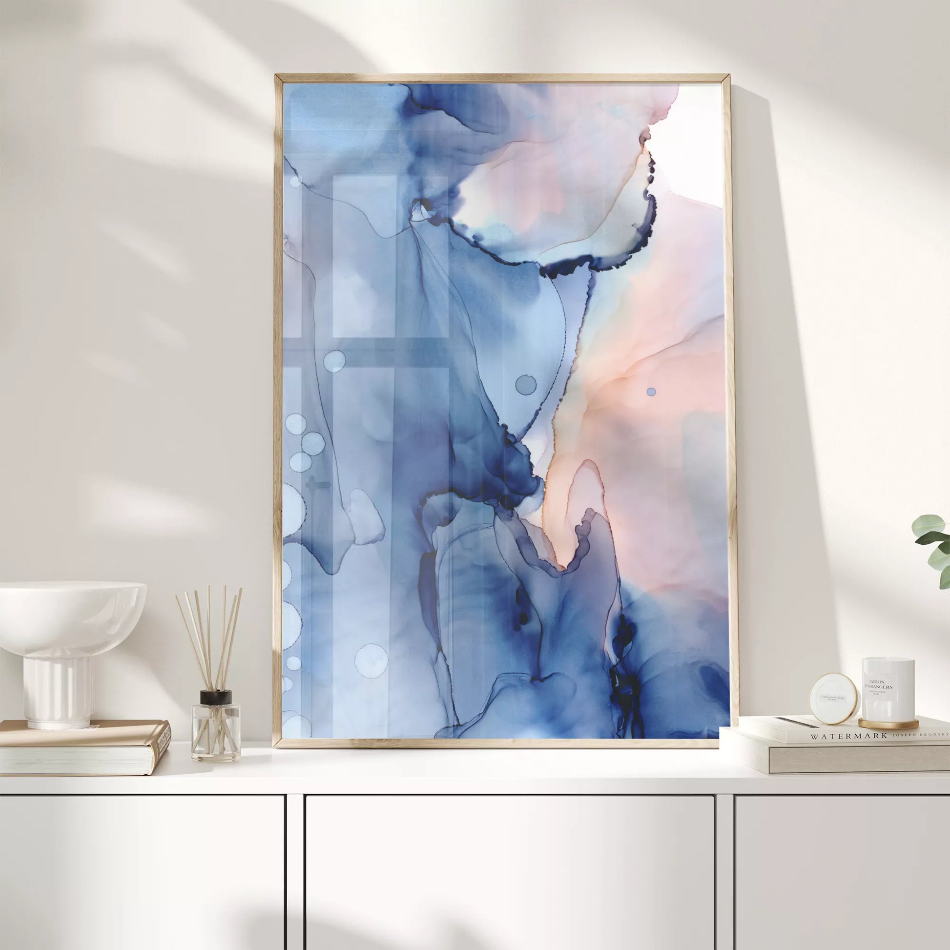 青とピンクの水彩画風抽象アート、モダンでおしゃれなインテリアポスター