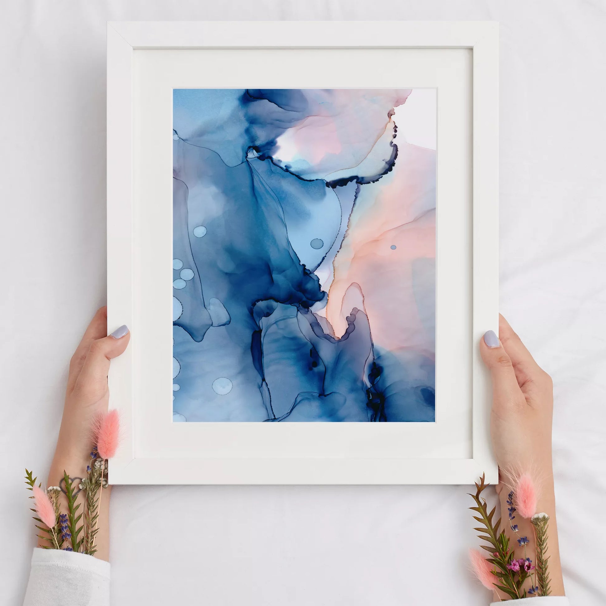 青とピンクの水彩画風抽象アート、モダンでおしゃれなインテリアポスター