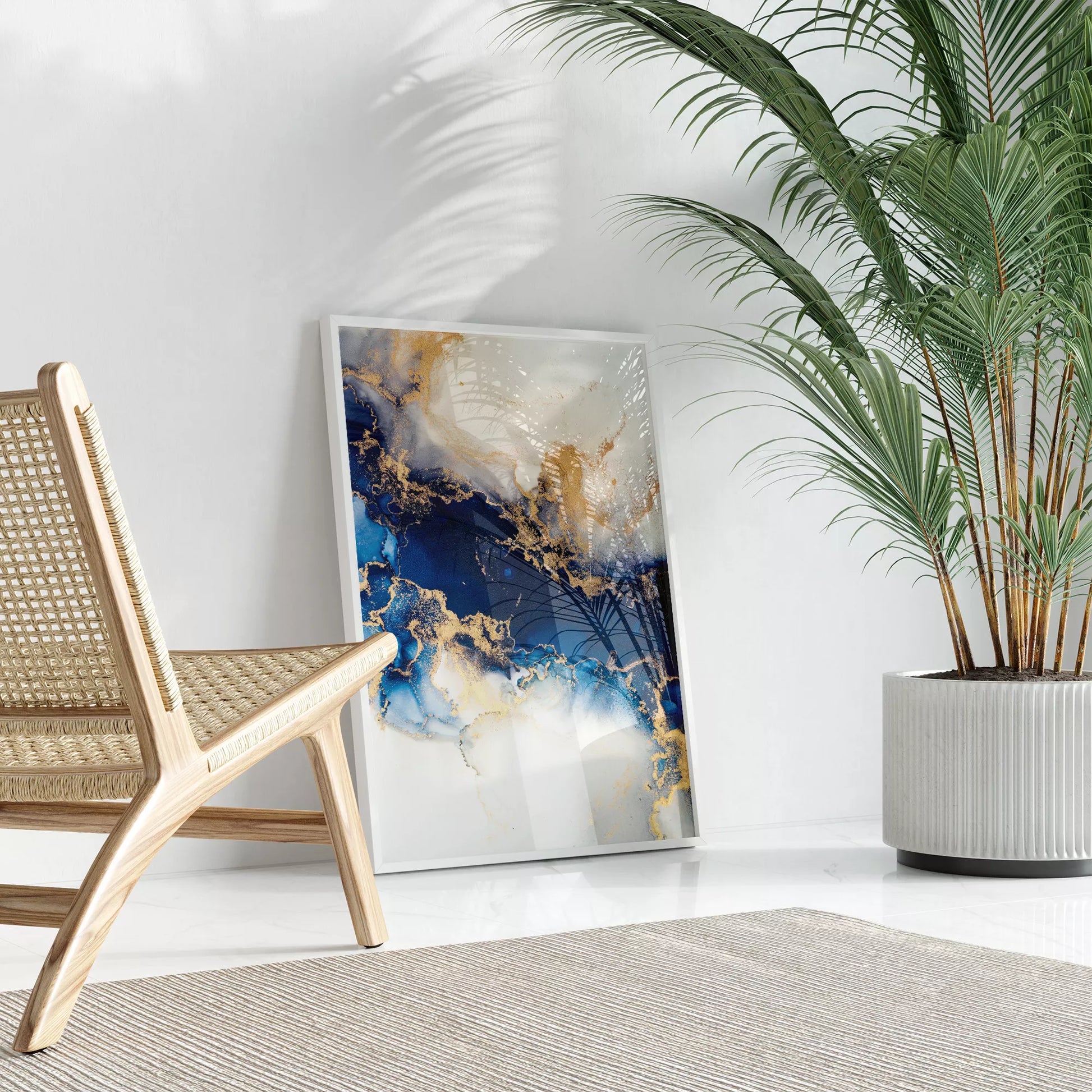 深い青と金箔が織りなす抽象的な水墨画風アートプリント