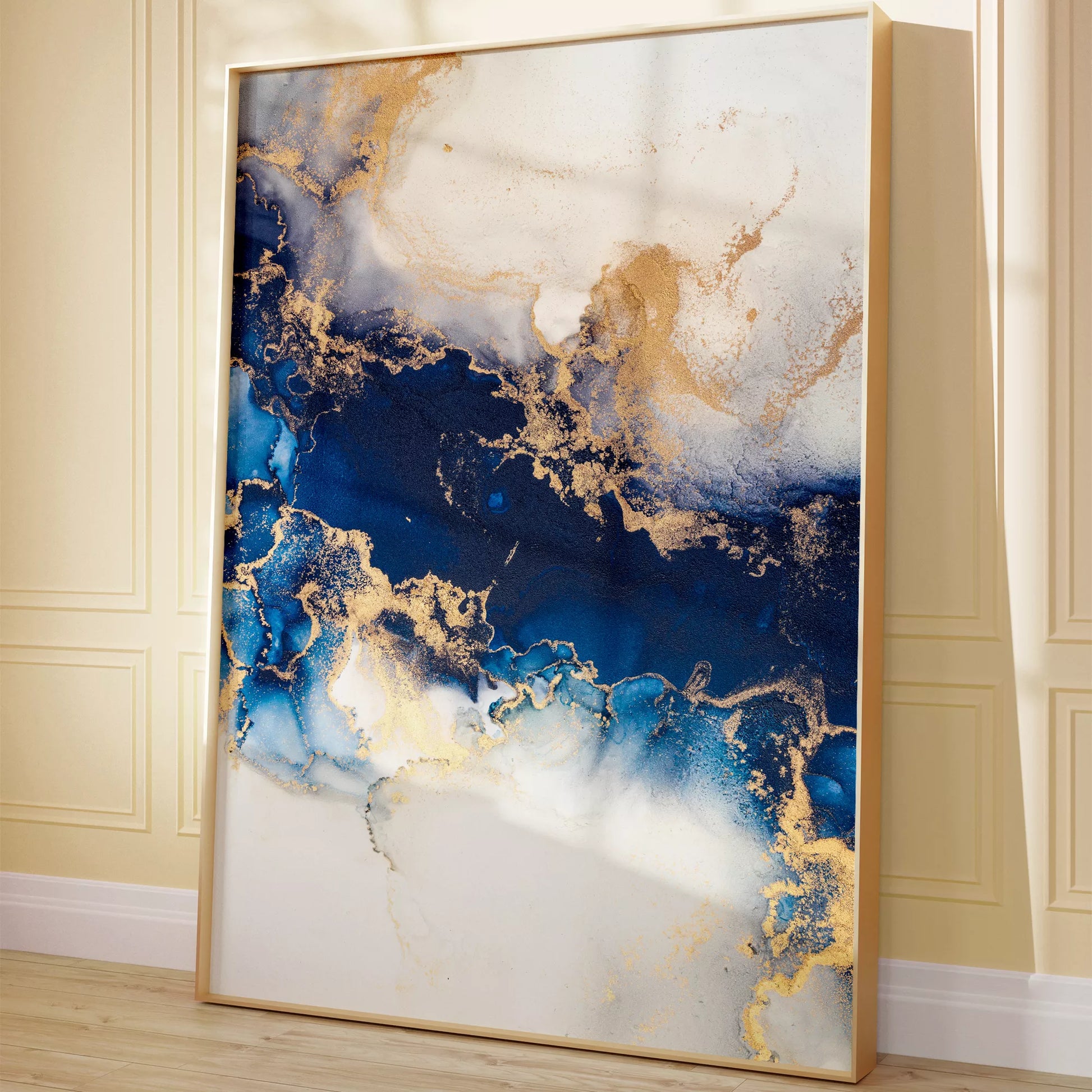 深い青と金箔が織りなす抽象的な水墨画風アートプリント