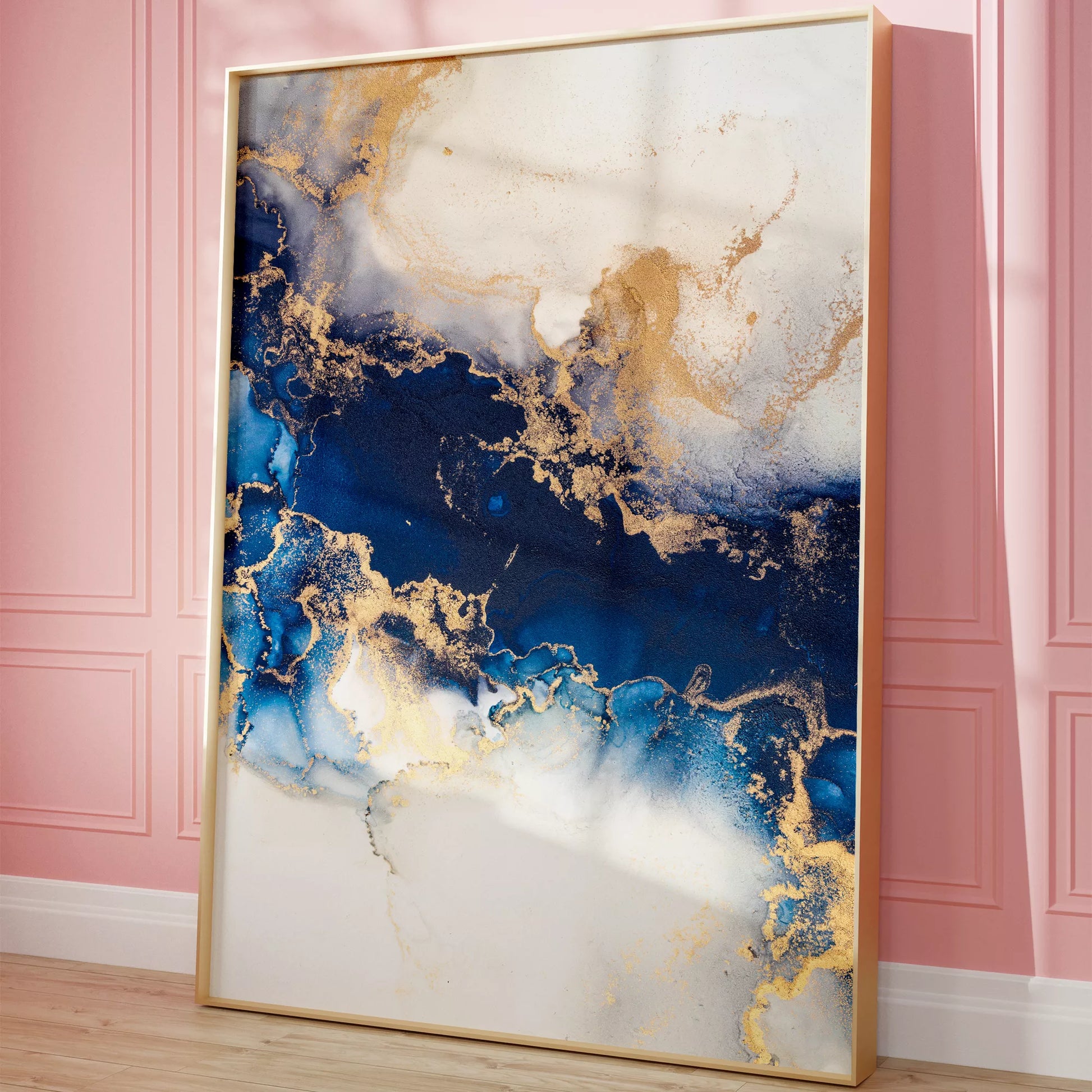 深い青と金箔が織りなす抽象的な水墨画風アートプリント