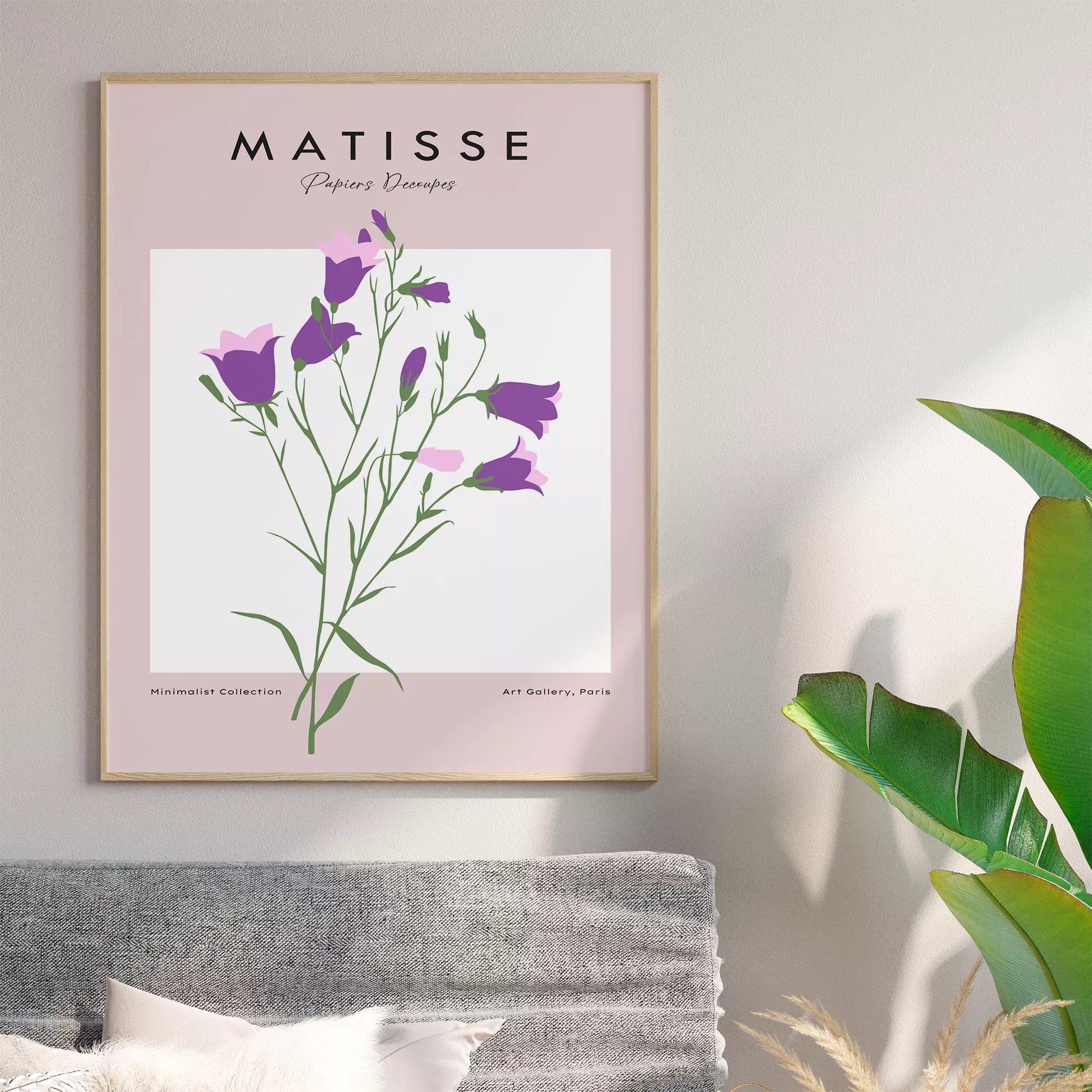 北欧カラーの紫とピンクの花が描かれたミニマルボタニカルアートポスター