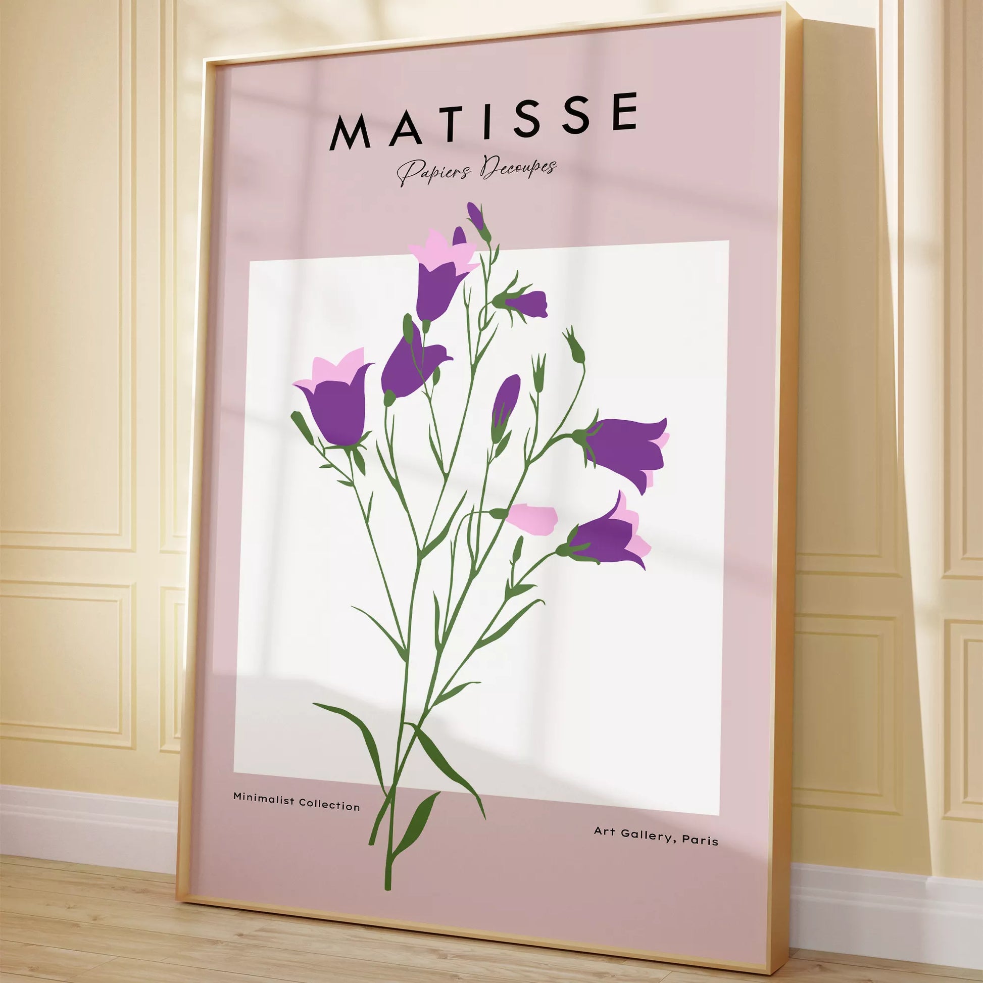 北欧カラーの紫とピンクの花が描かれたミニマルボタニカルアートポスター