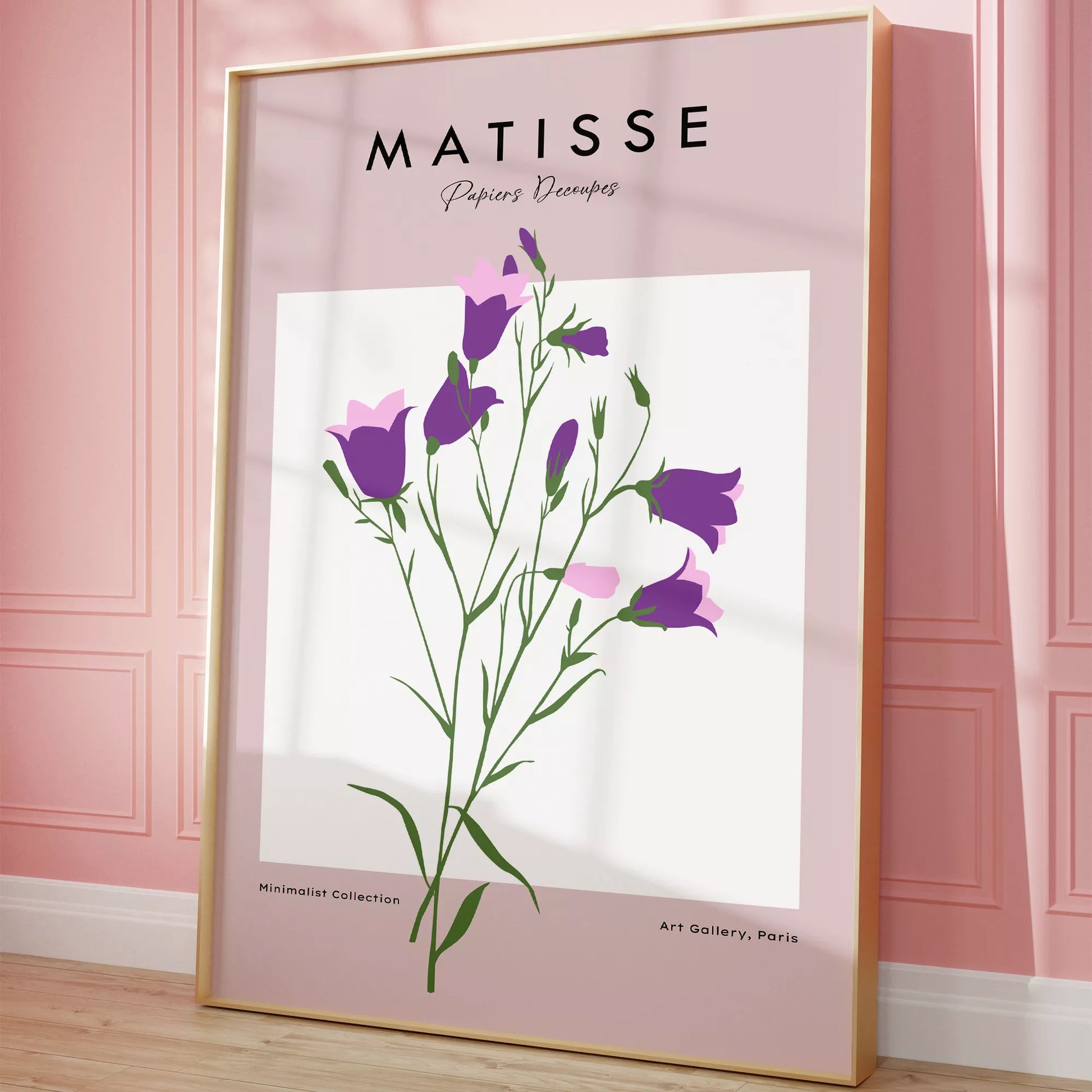 北欧カラーの紫とピンクの花が描かれたミニマルボタニカルアートポスター