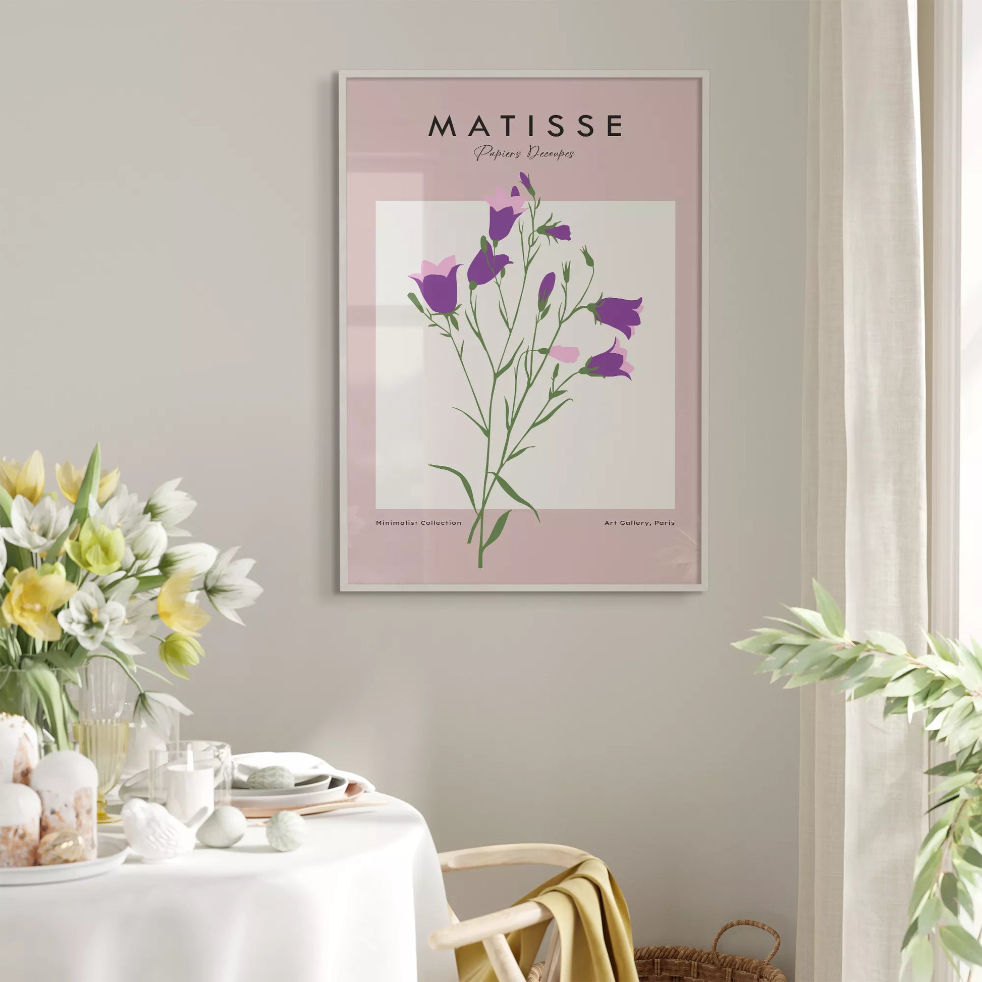 北欧カラーの紫とピンクの花が描かれたミニマルボタニカルアートポスター