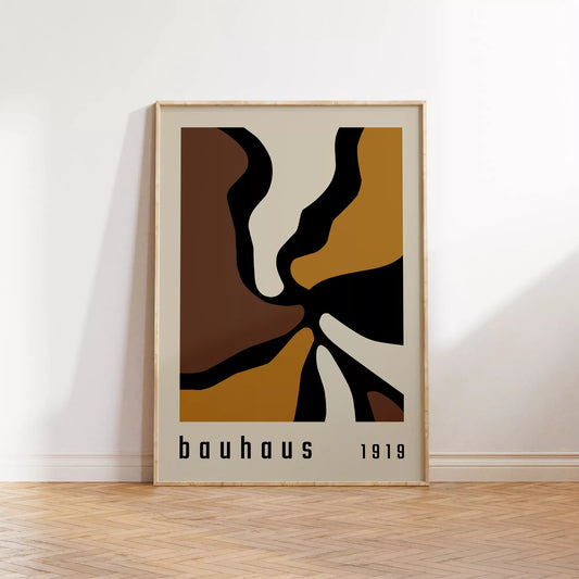 バウハウス様式の抽象的なアートワーク、茶色とゴールドの幾何学的なデザイン