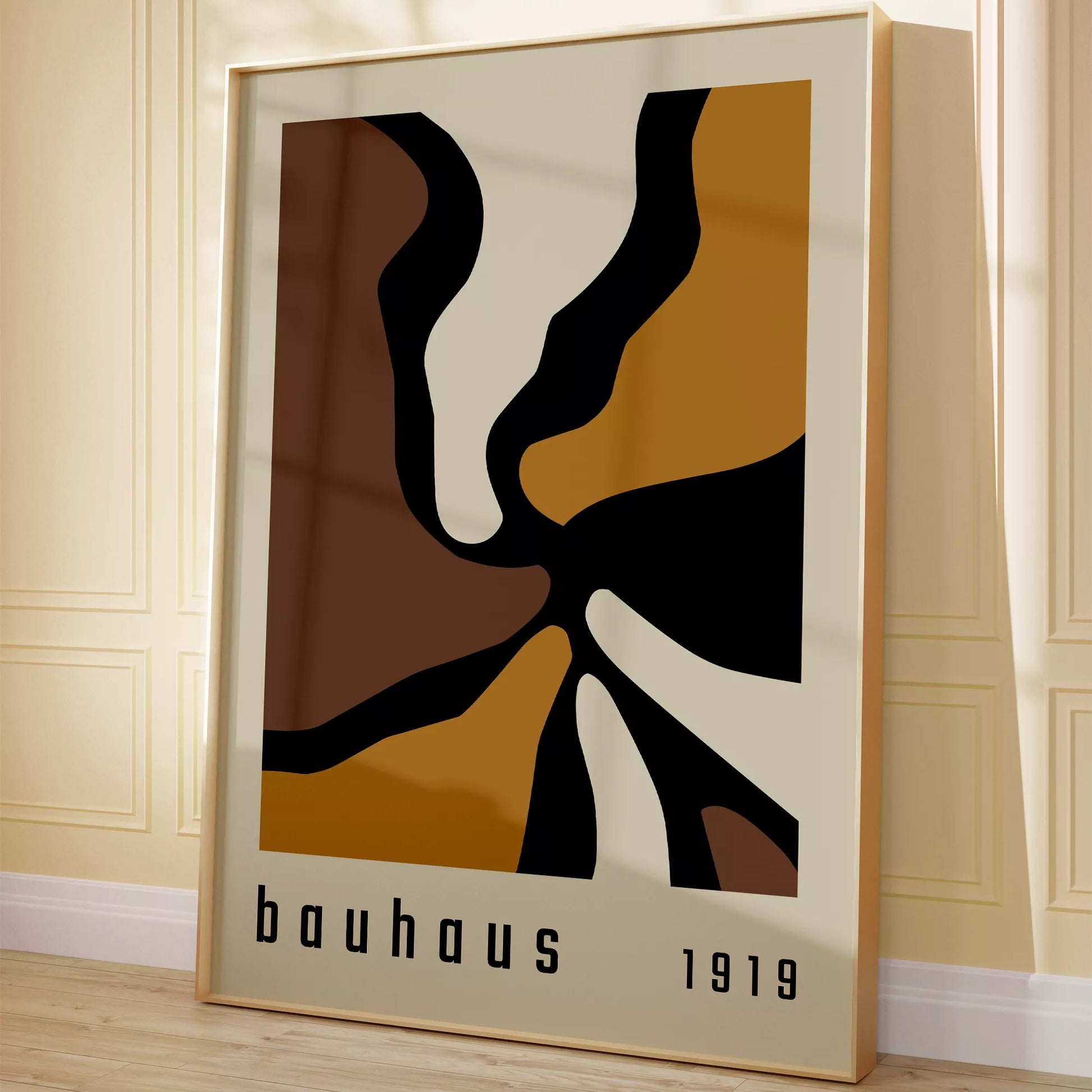 バウハウス様式の抽象的なアートワーク、茶色とゴールドの幾何学的なデザイン