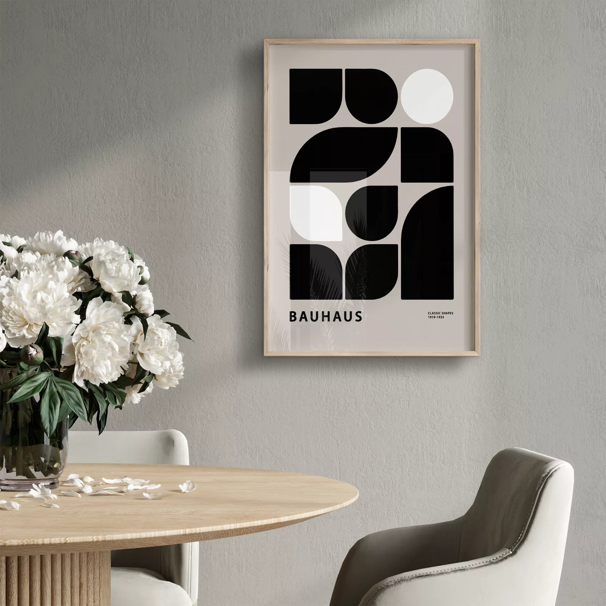 モダンなバウハウス様式の幾何学的なアートプリント、白と黒のミニマルデザイン