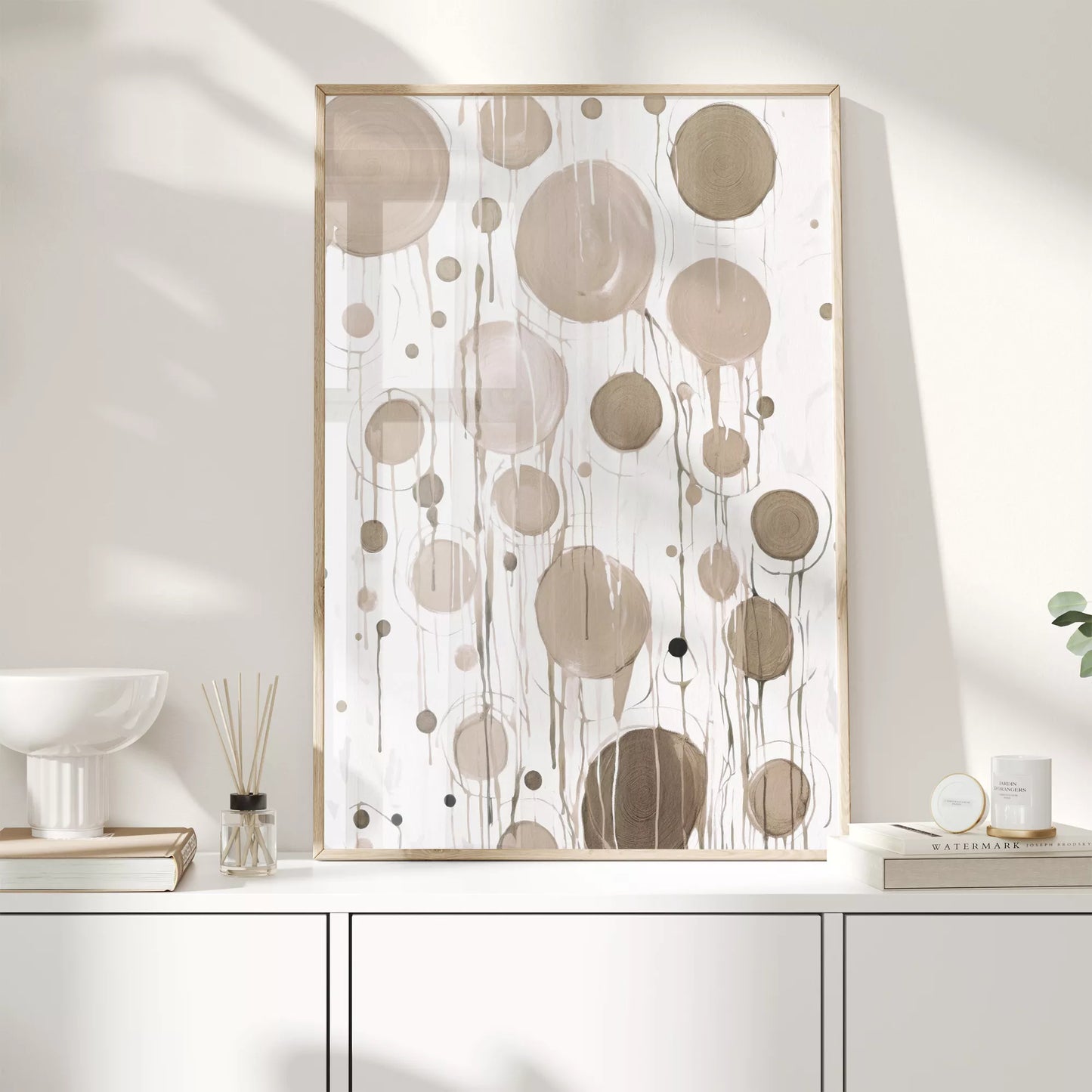 ベージュトーンの抽象的な円形アートデザイン、モダンな壁掛けアート