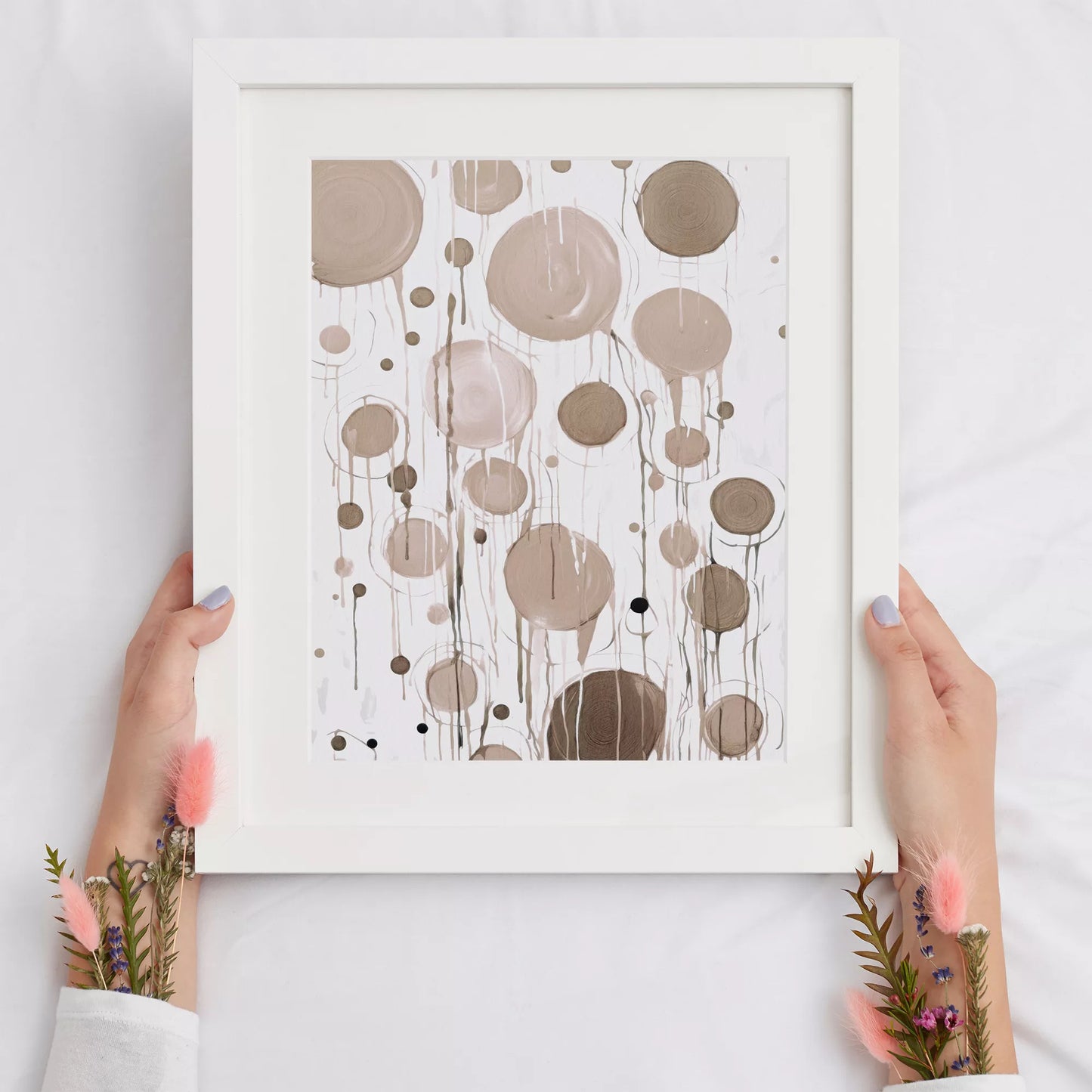 ベージュトーンの抽象的な円形アートデザイン、モダンな壁掛けアート