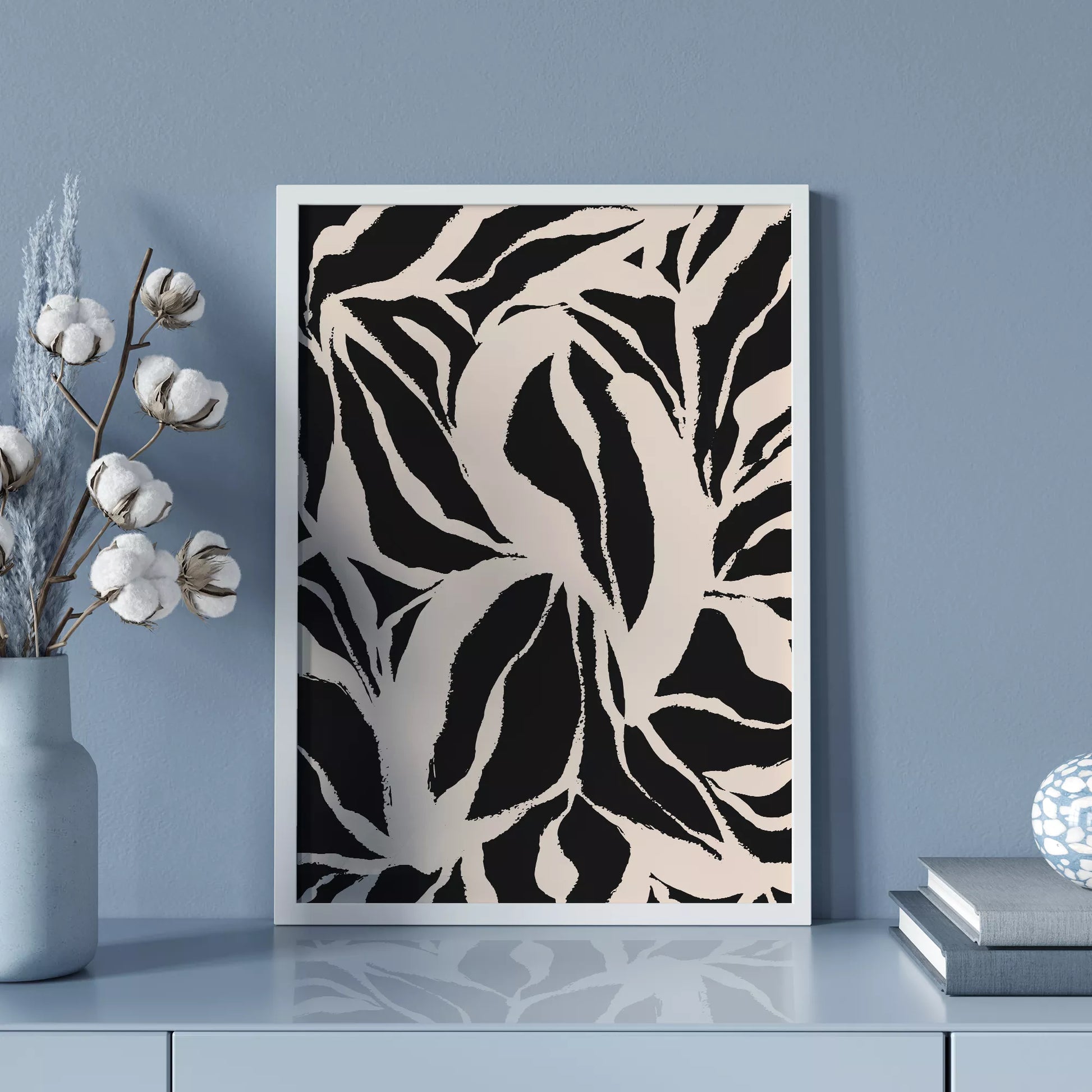 モダンな白黒の植物パターン、大胆な葉のシルエットアート