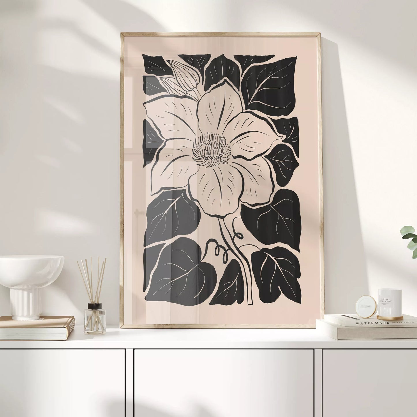 モダンな白黒の木版画風マグノリアの花のボタニカルアート