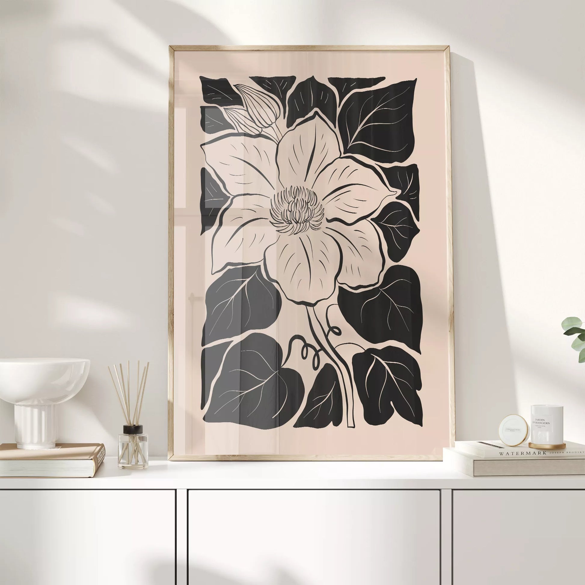 モダンな白黒の木版画風マグノリアの花のボタニカルアート