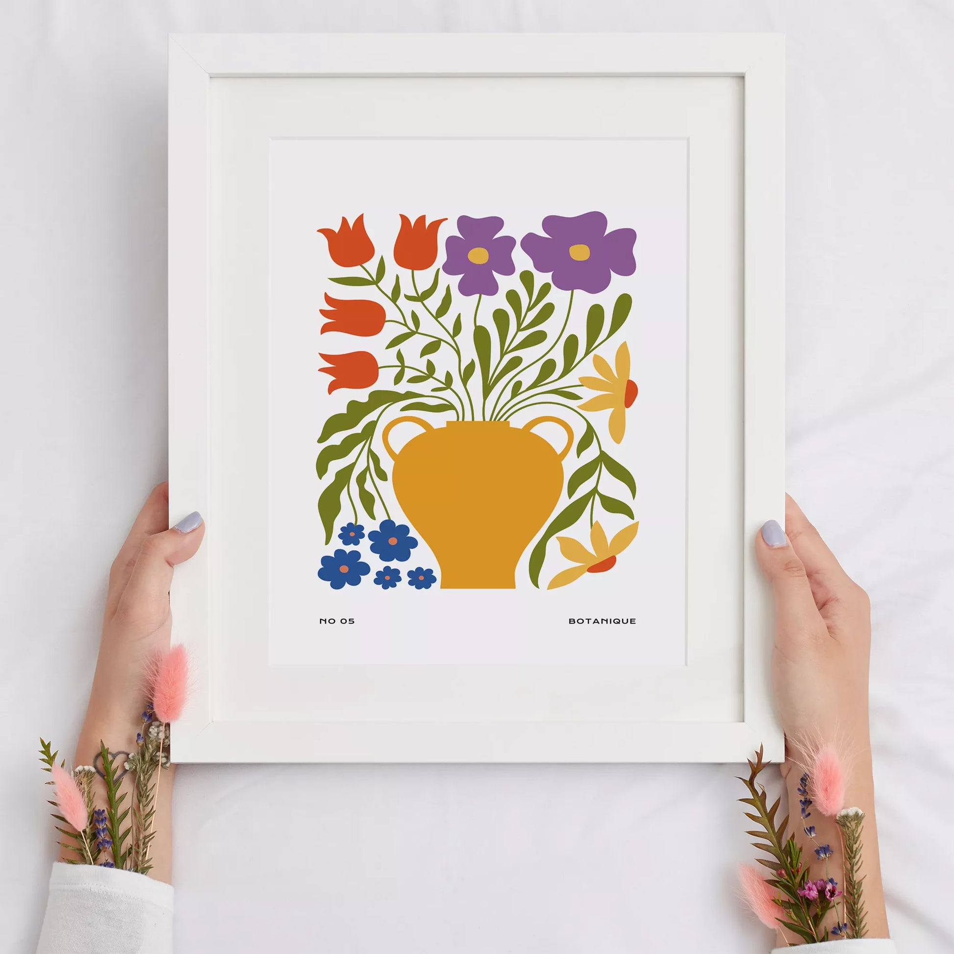 北欧デザインの花瓶と花束のボタニカルアートポスター オレンジ花瓶