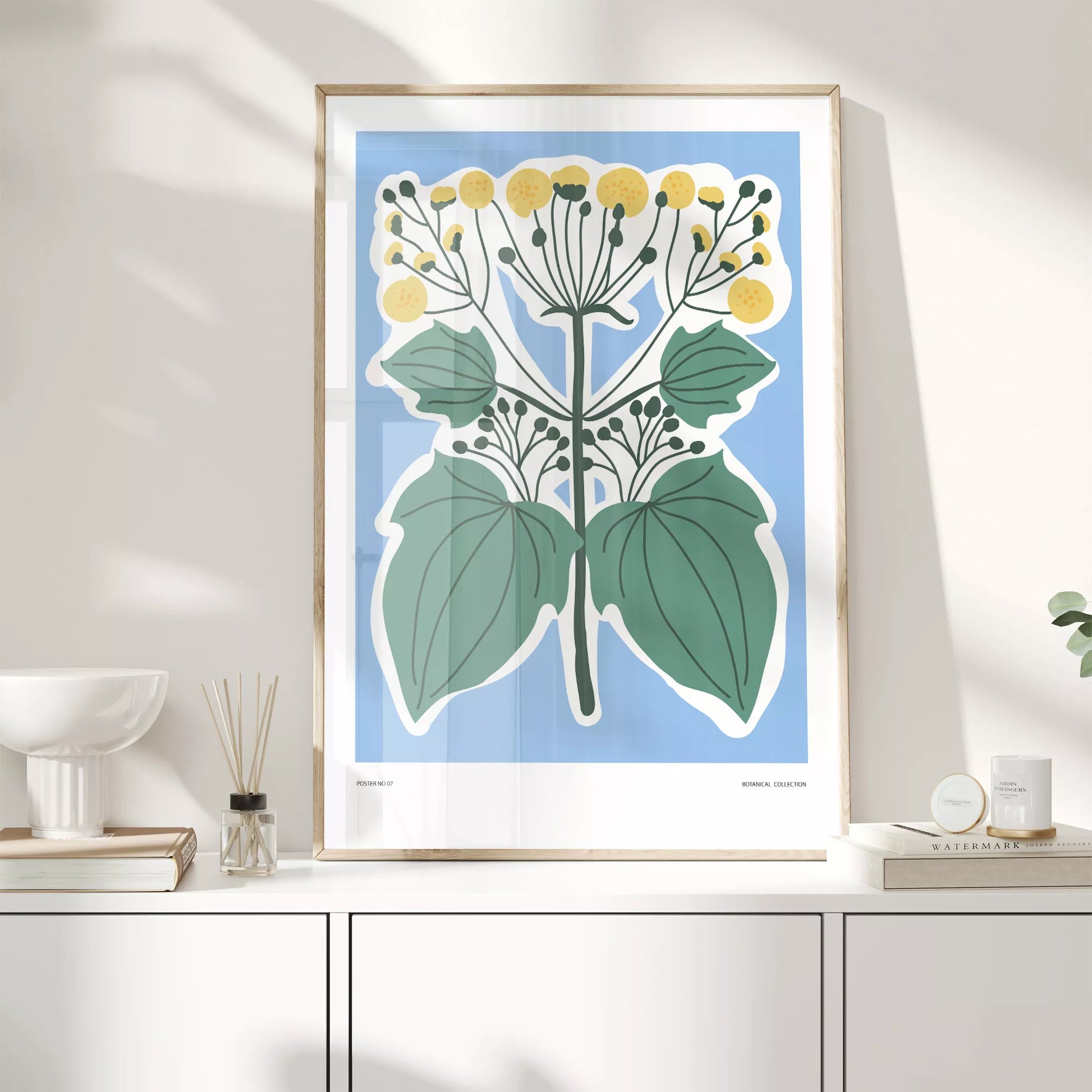 北欧デザインの葉と黄色い実のボタニカルアートポスター ブルー背景