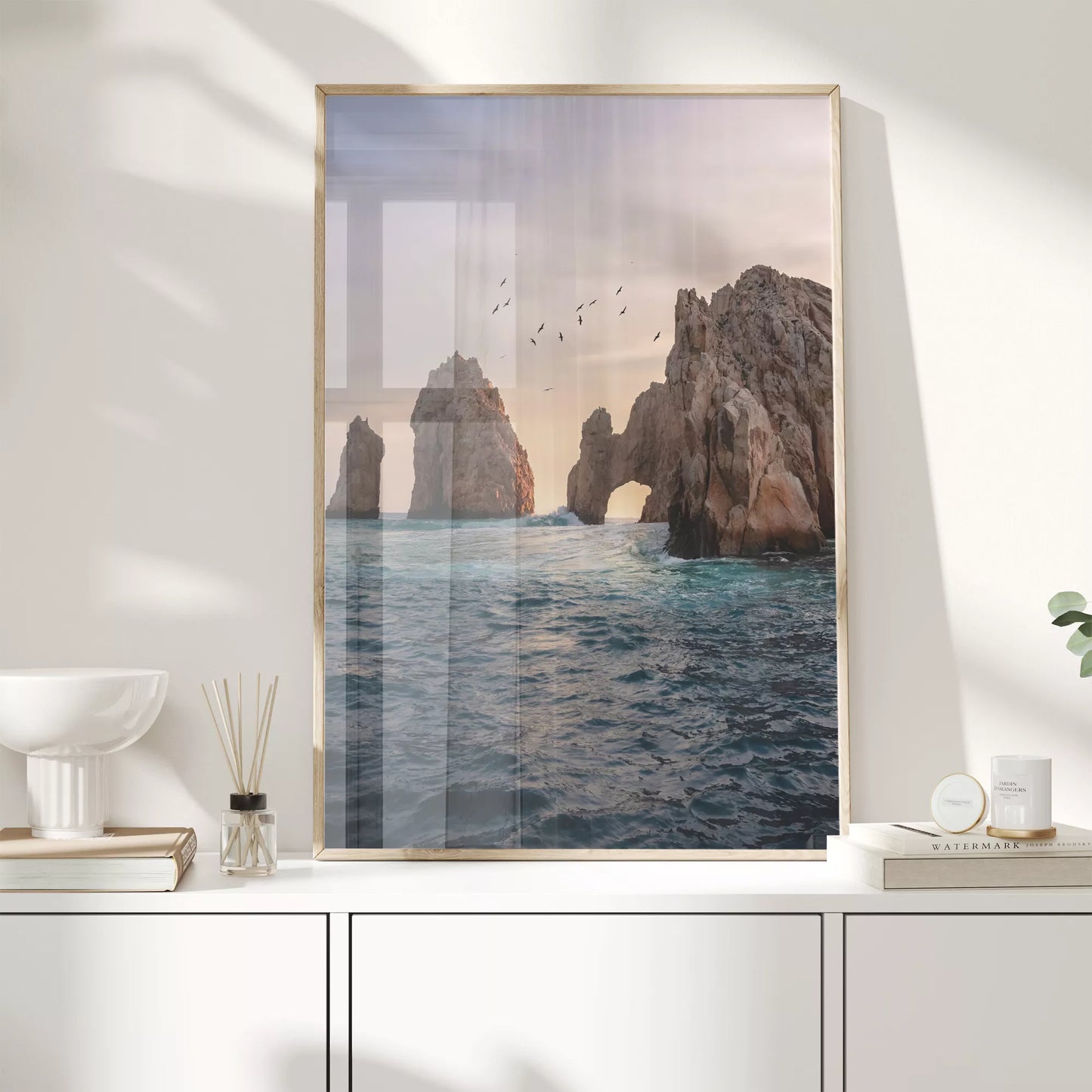 メキシコ・カボサンルーカスの象徴的な岩門と夕暮れの海景色