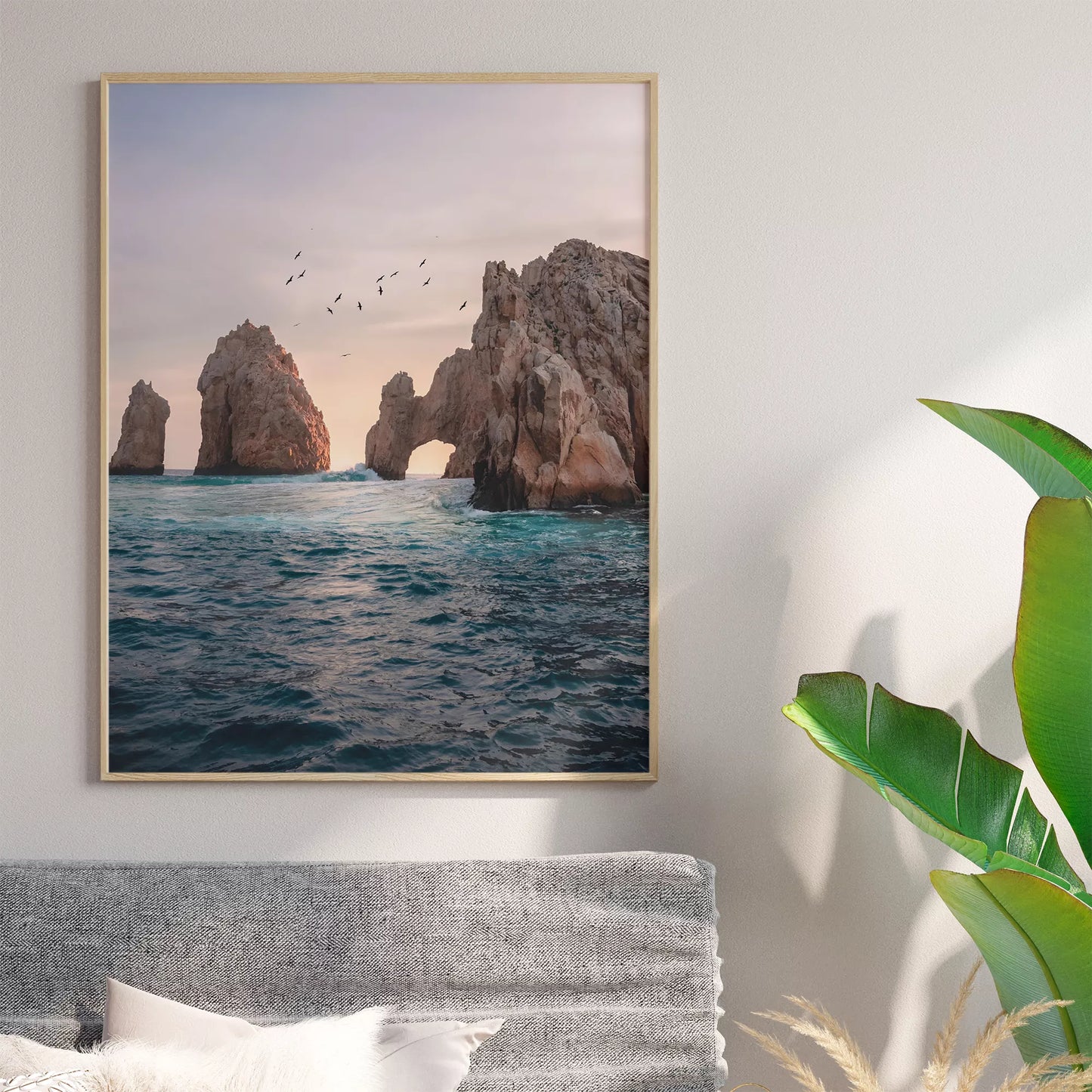 メキシコ・カボサンルーカスの象徴的な岩門と夕暮れの海景色