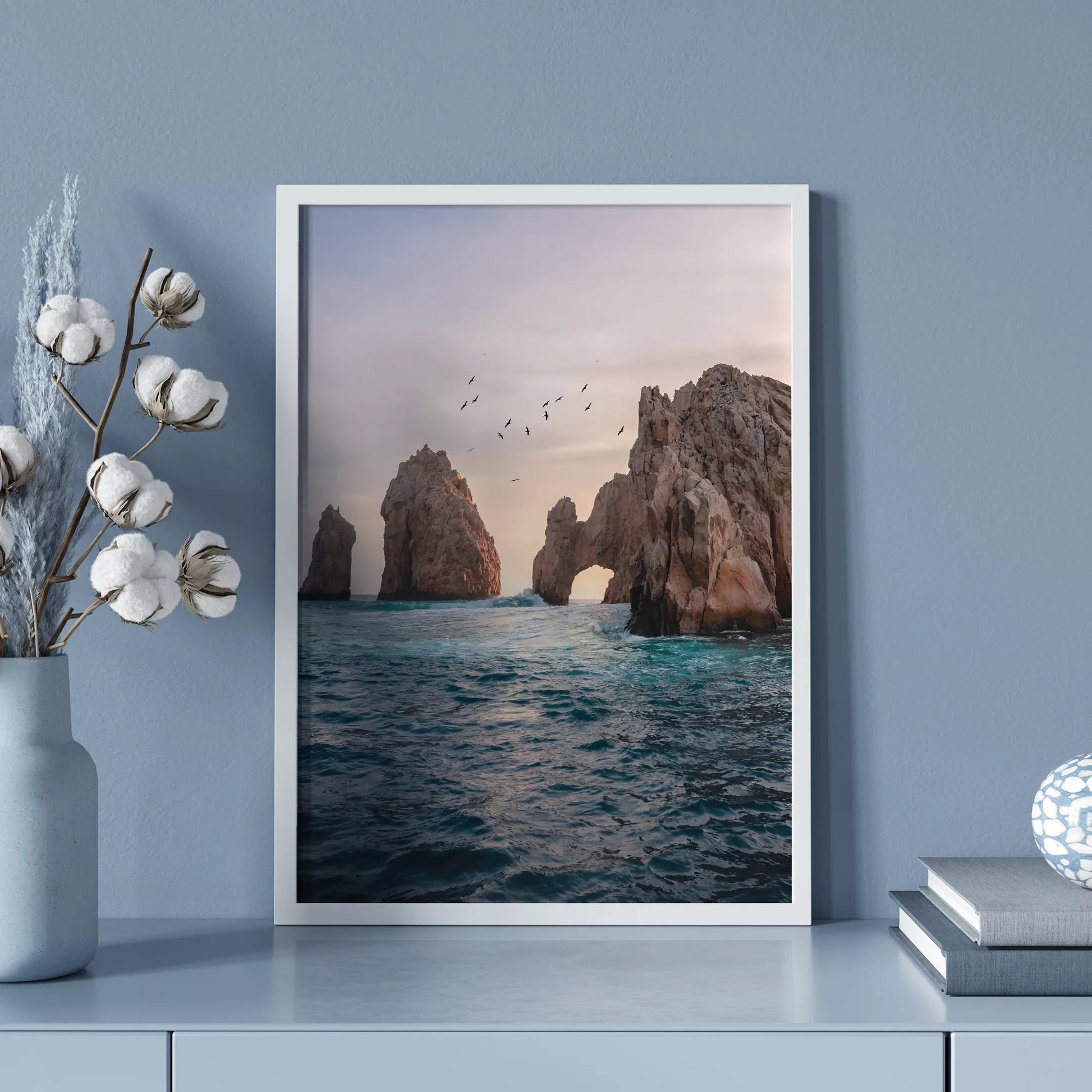 メキシコ・カボサンルーカスの象徴的な岩門と夕暮れの海景色