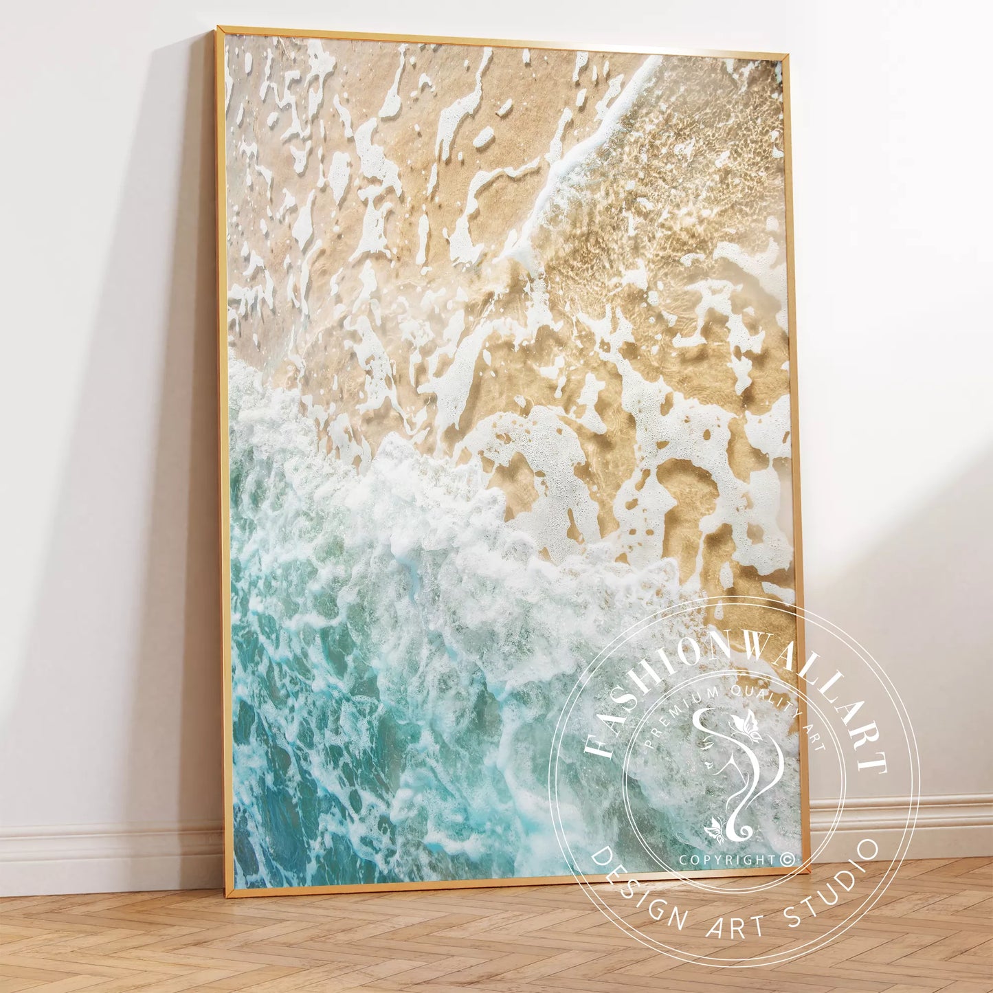 青い波と砂浜が織りなす自然のアート風景写真