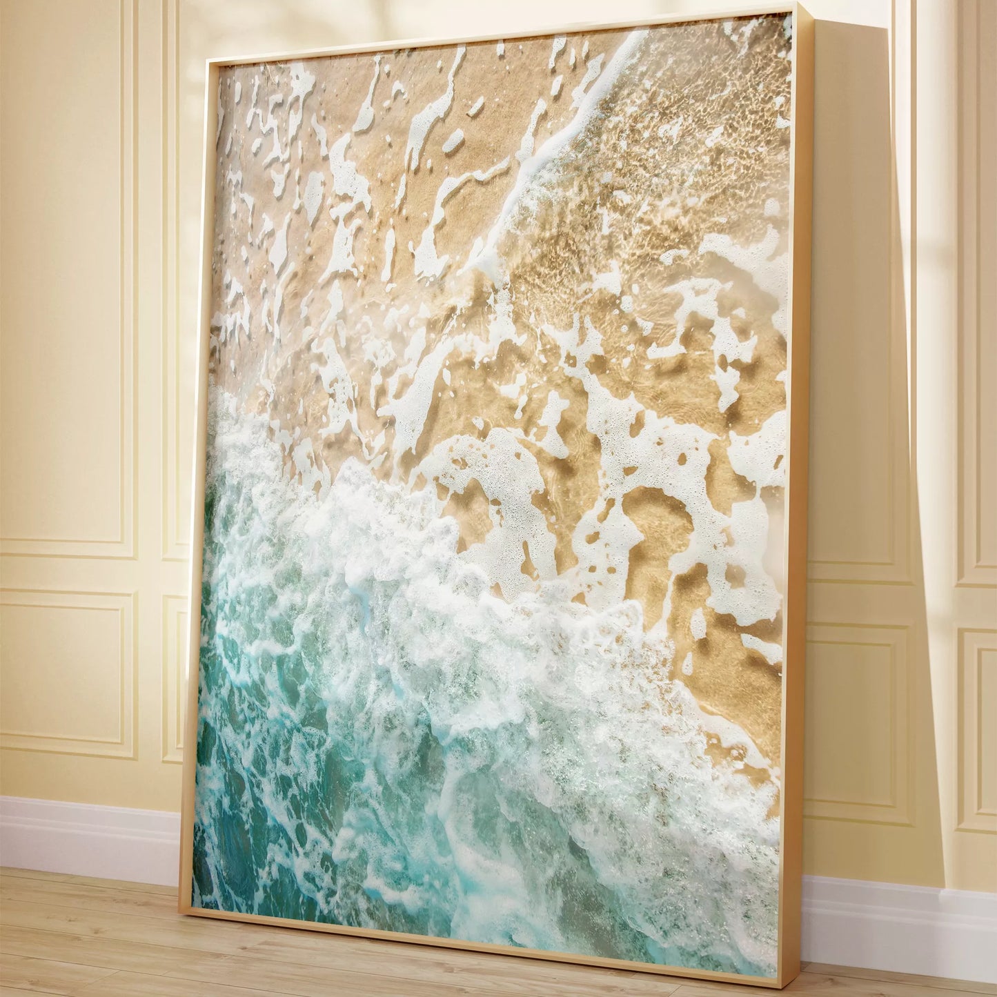 青い波と砂浜が織りなす自然のアート風景写真