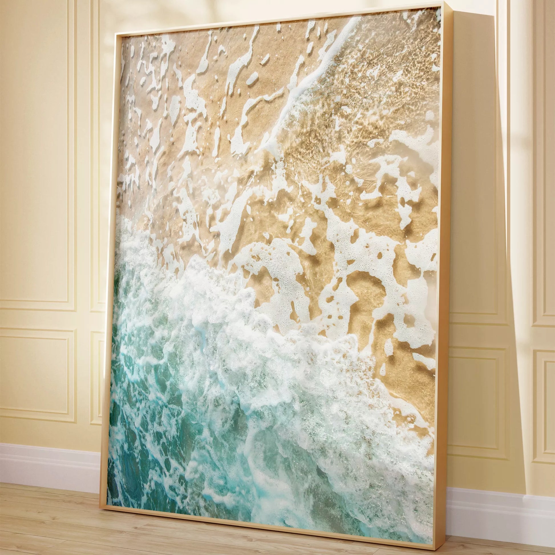 青い波と砂浜が織りなす自然のアート風景写真