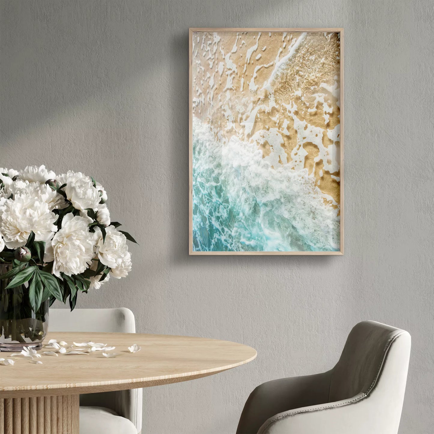 青い波と砂浜が織りなす自然のアート風景写真