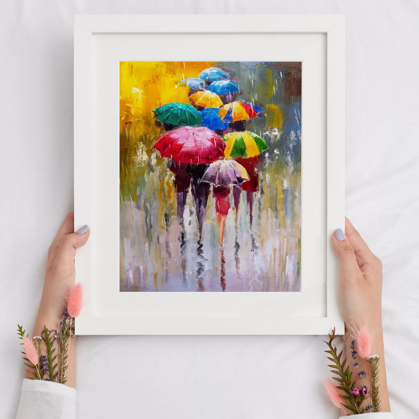 カラフルな傘が描かれたアートプリント、雨の日の情景を表現