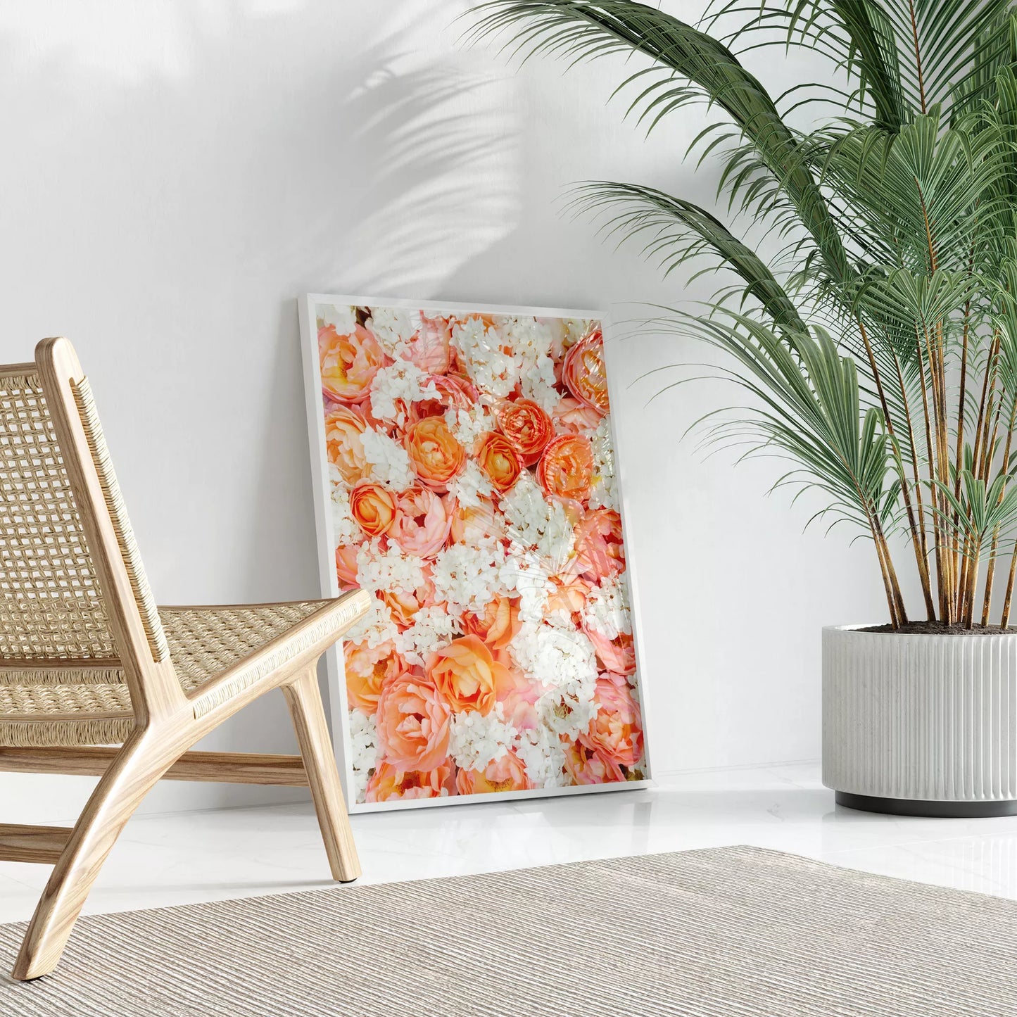 サンゴ色のバラと白い紫陽花の優雅な花束アートプリント
