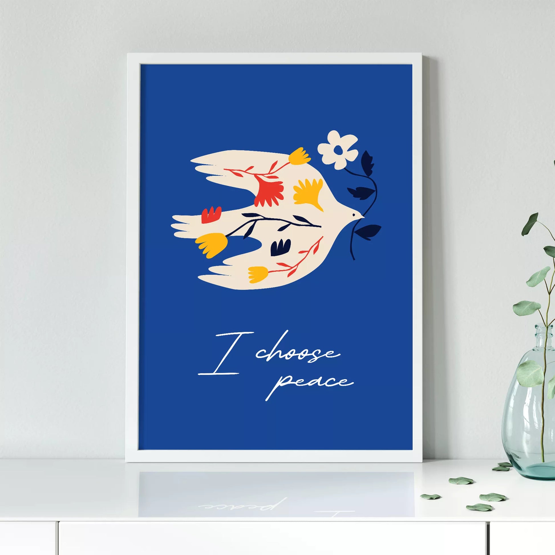 北欧デザインの鳩と花の平和アートポスター ロイヤルブルー背景