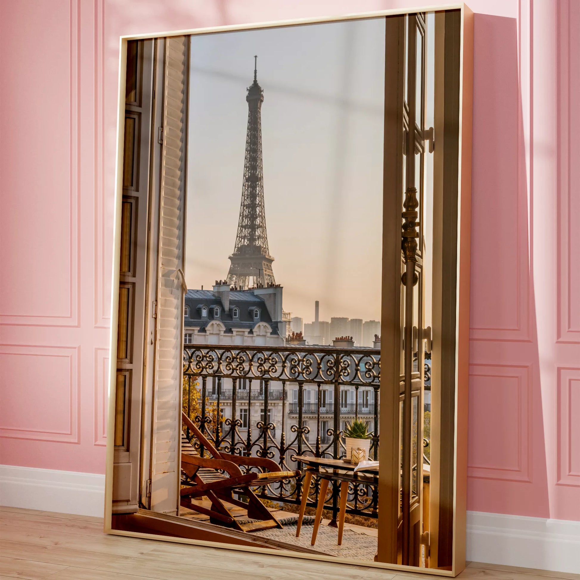 エッフェル塔とバルコニーの眺めが美しいアートプリント。インテリアに最適なデザイン。