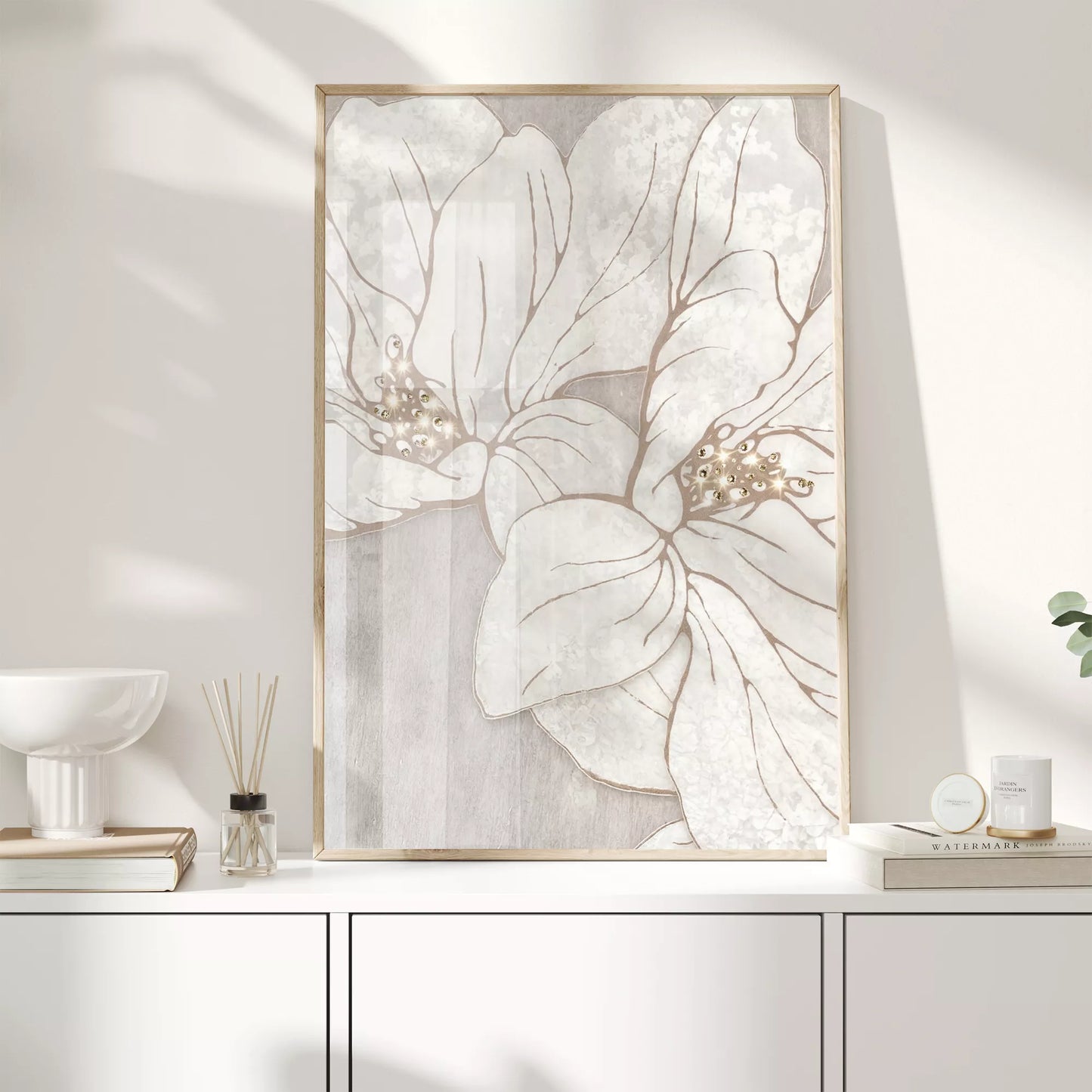 優雅な白い花のボタニカルアート、グレーの背景
