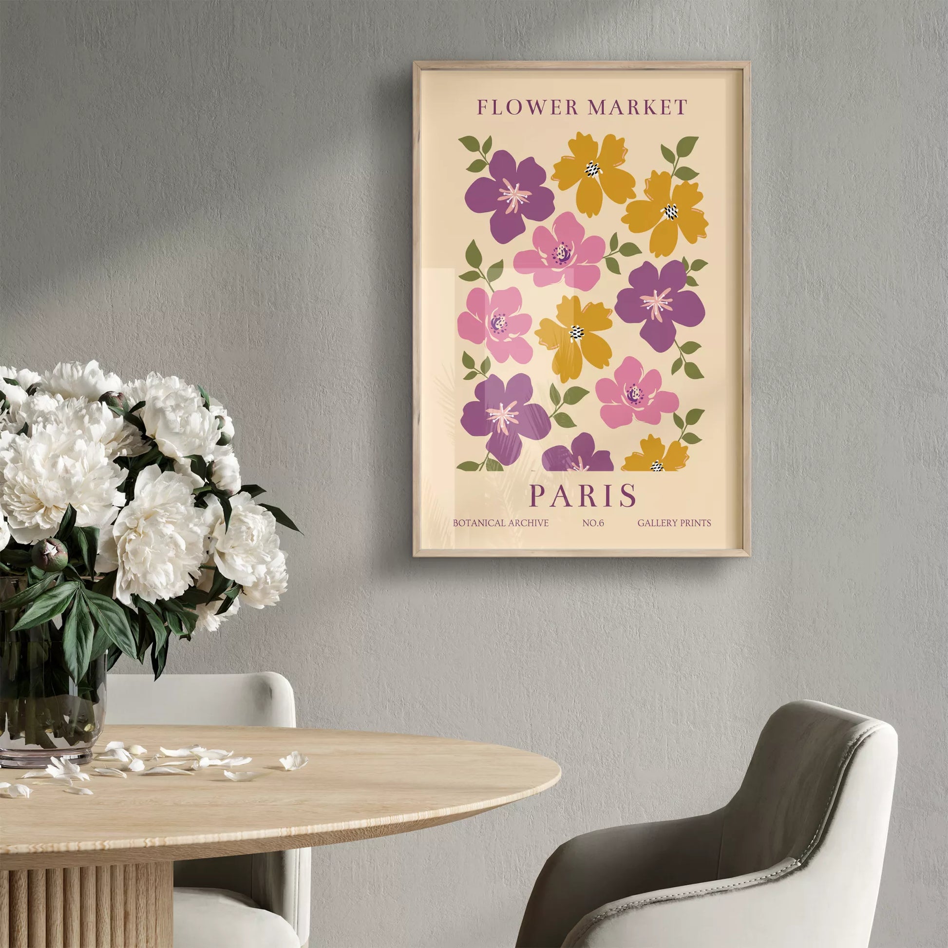 パリのフラワーマーケットをモチーフにしたレトロな花のアートプリント、紫、ピンク、マスタードイエローの花々
