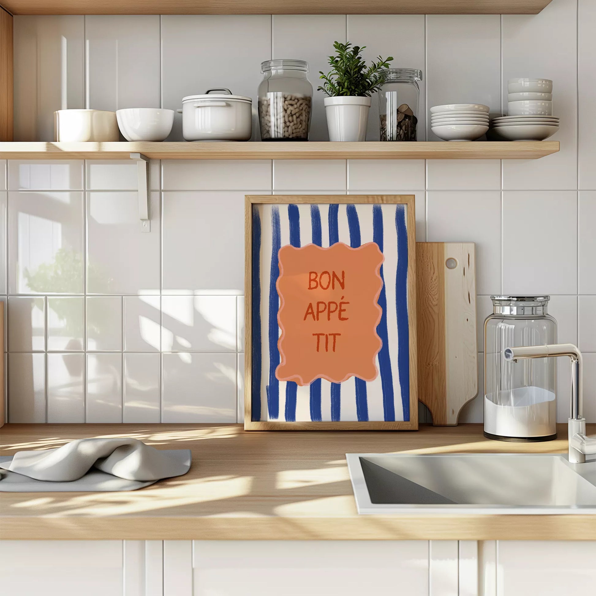 ネイビーストライプ背景のボナペティフレンチカフェアート
