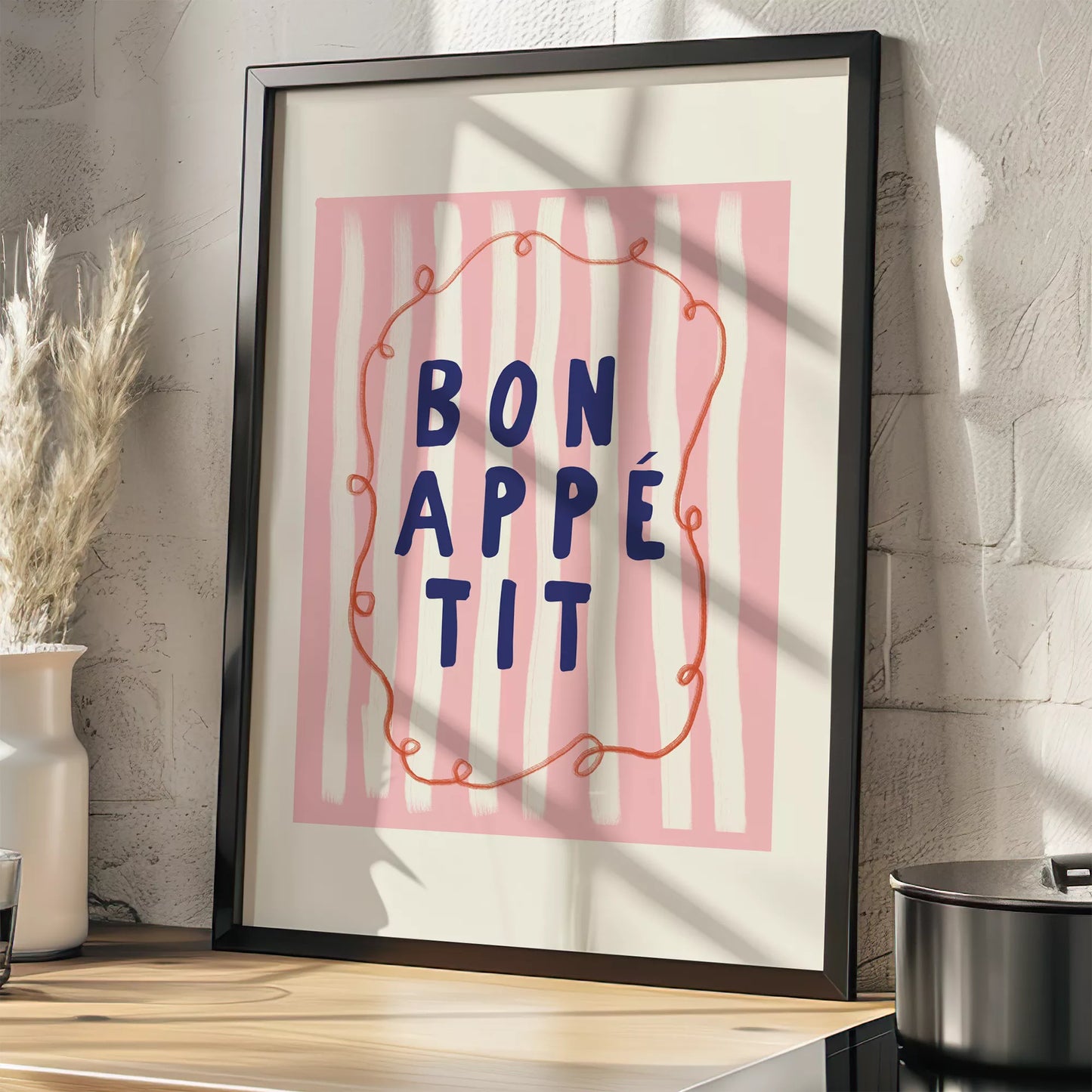 ピンクストライプ背景にネイビー文字のボナペティポスター