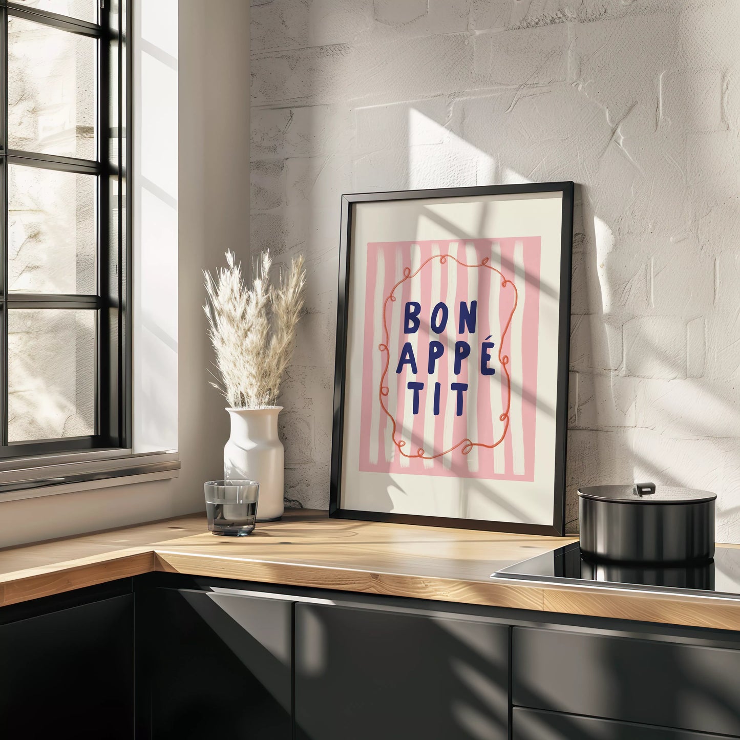 ピンクストライプ背景にネイビー文字のボナペティポスター