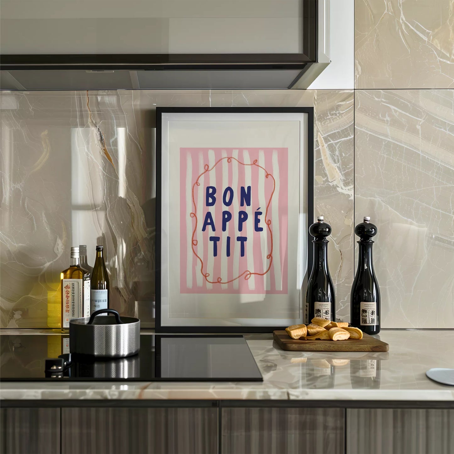 ピンクストライプ背景にネイビー文字のボナペティポスター