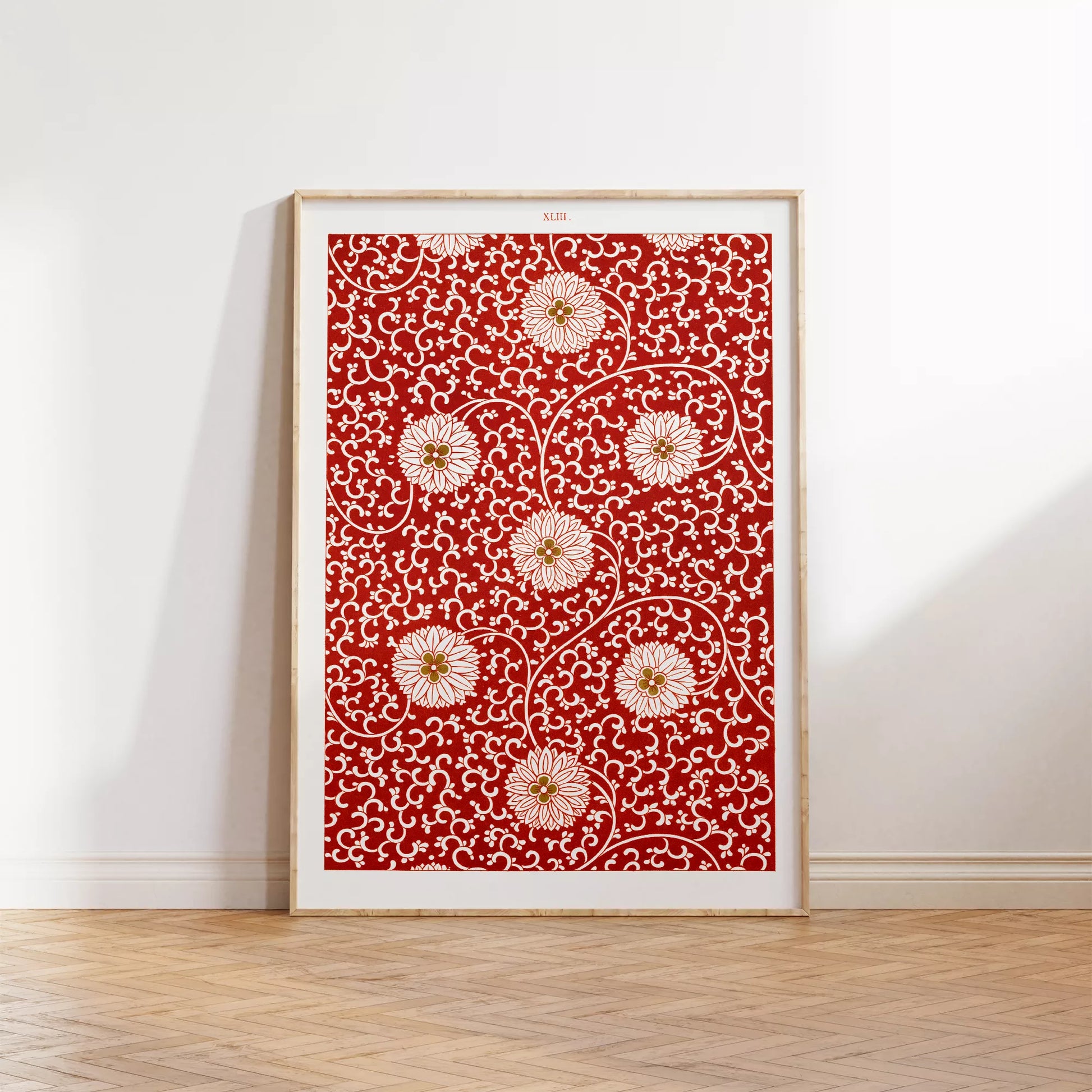 赤地に白い菊の花と唐草模様のアンティーク和柄デザイン