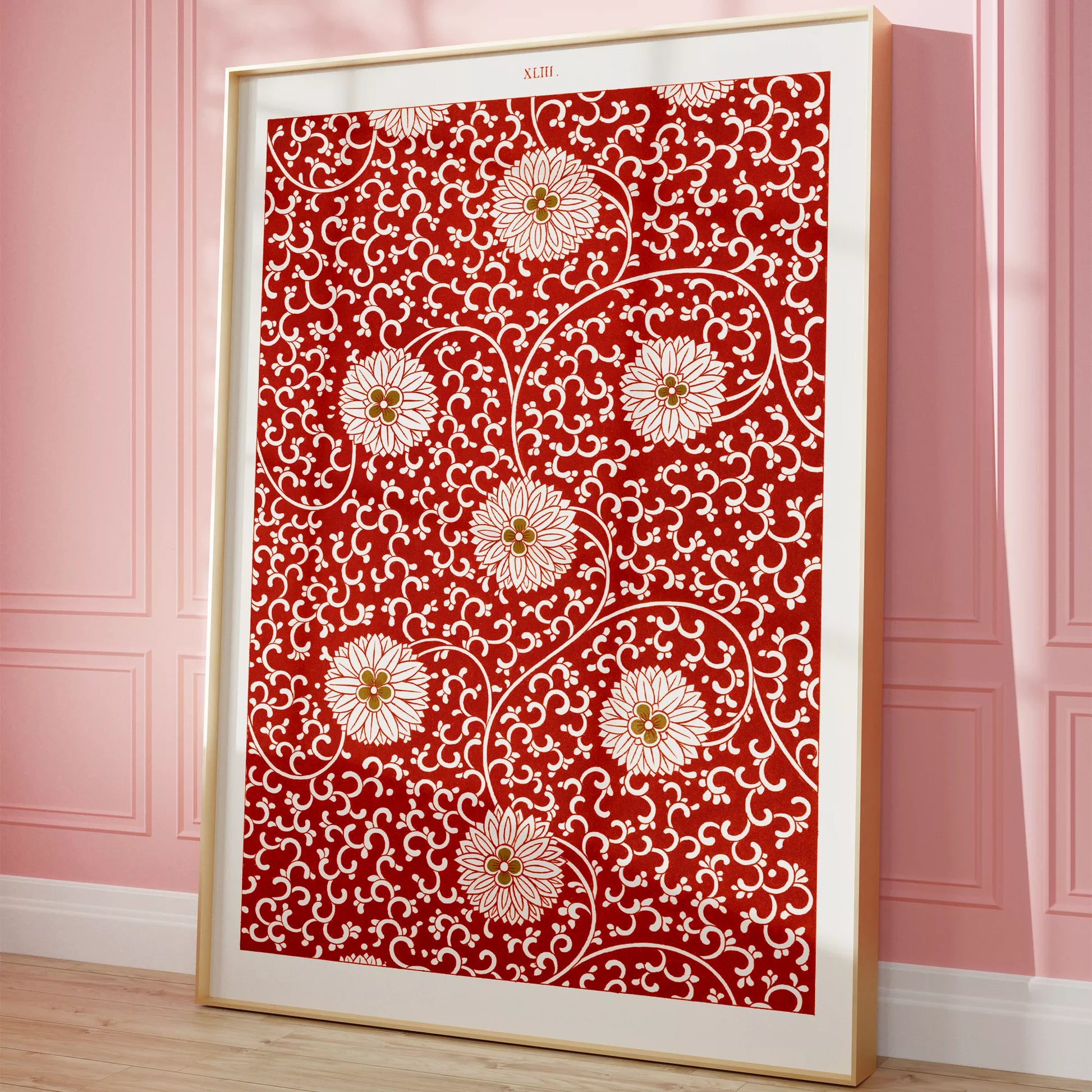 赤地に白い菊の花と唐草模様のアンティーク和柄デザイン