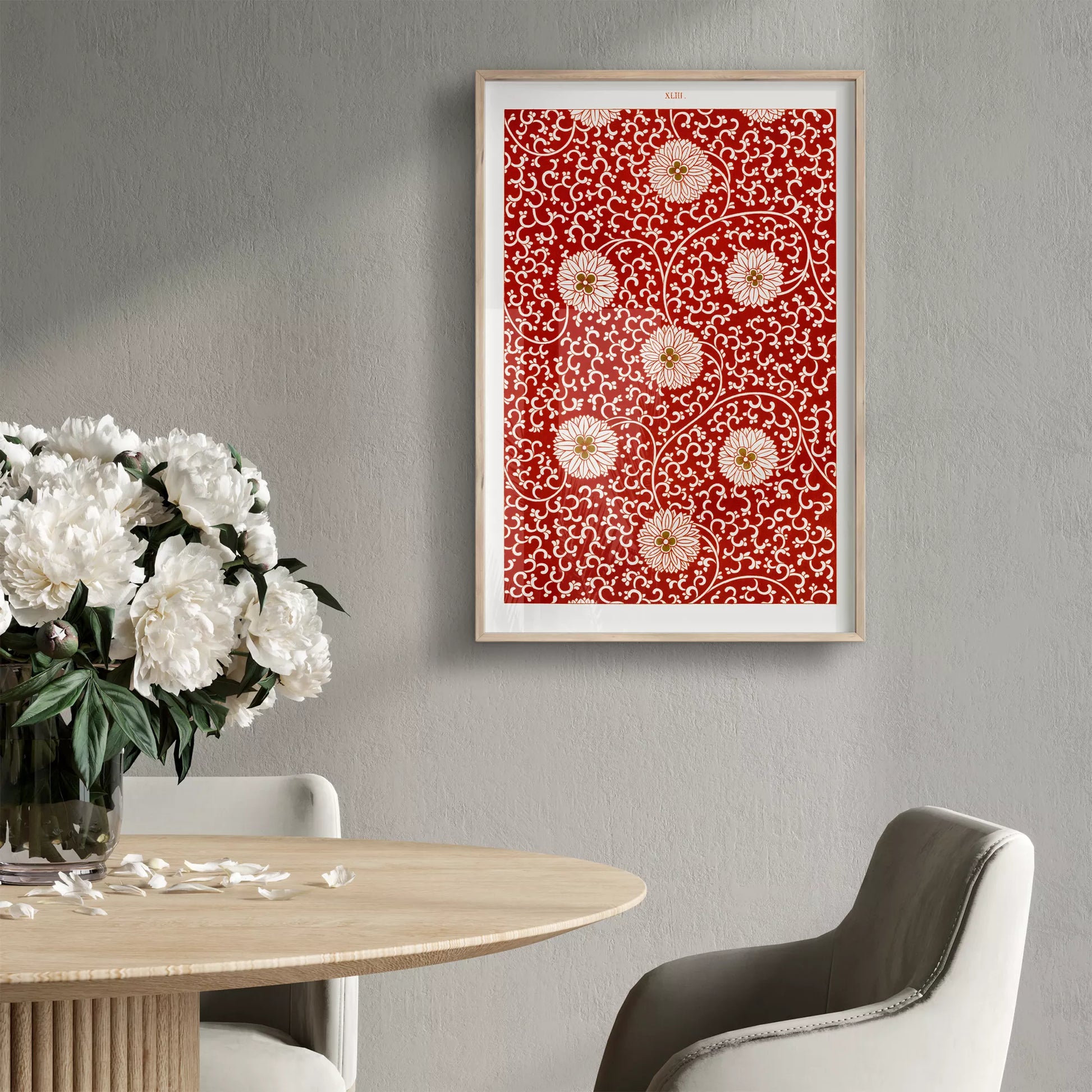 赤地に白い菊の花と唐草模様のアンティーク和柄デザイン