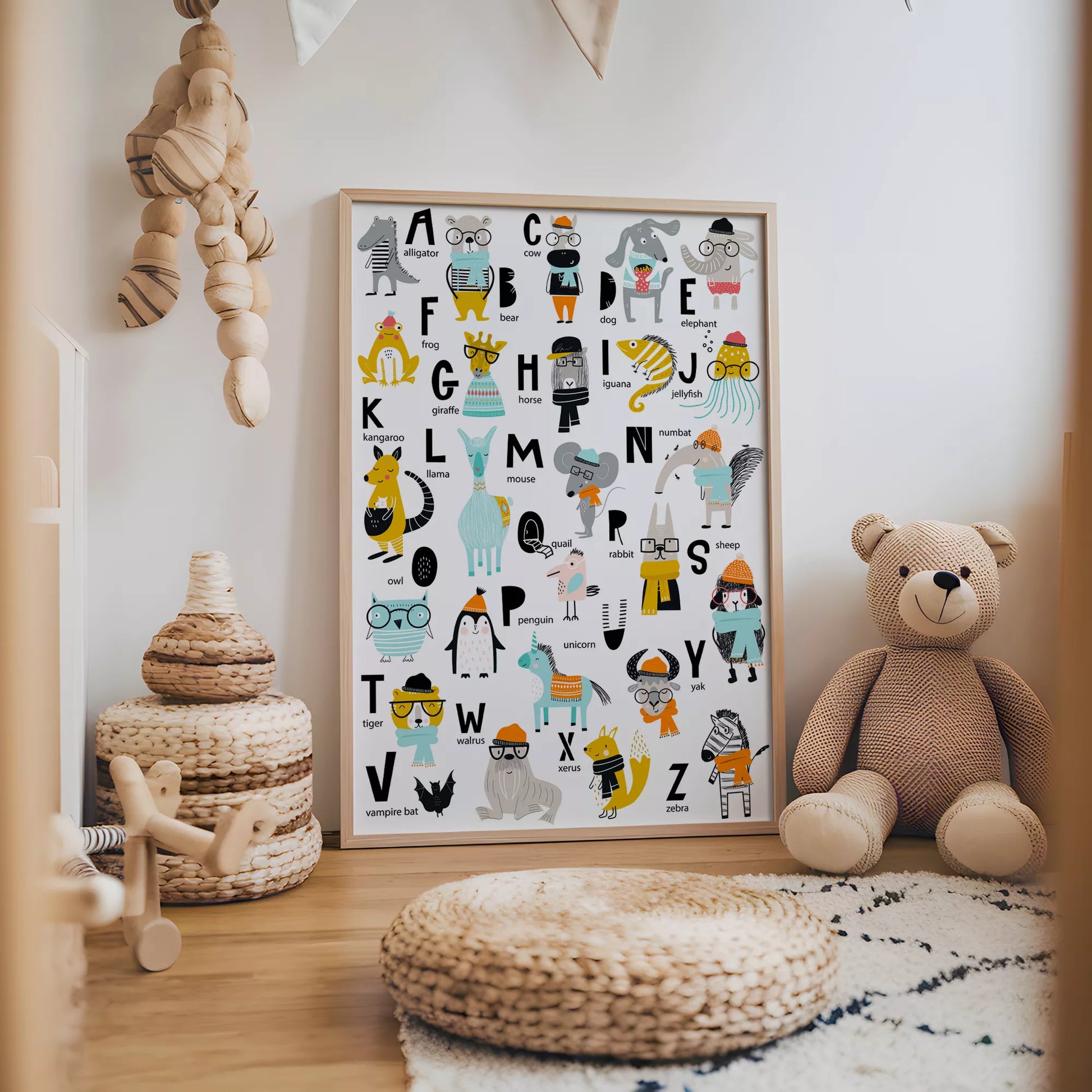 キッズ向けアルファベット動物の教育的アートポスター