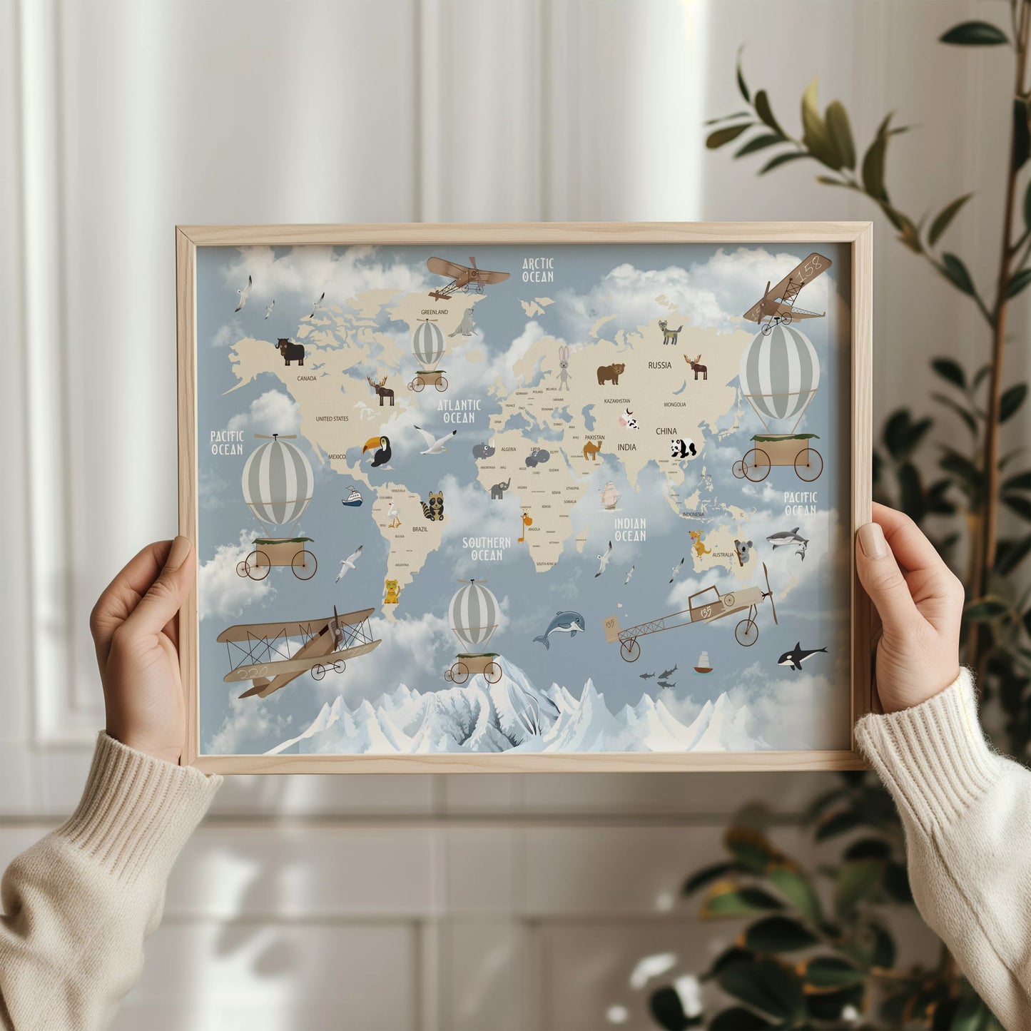 子供向け北欧スタイルの動物世界地図アートポスター、飛行機と気球が描かれた教育的で楽しい壁掛け装飾