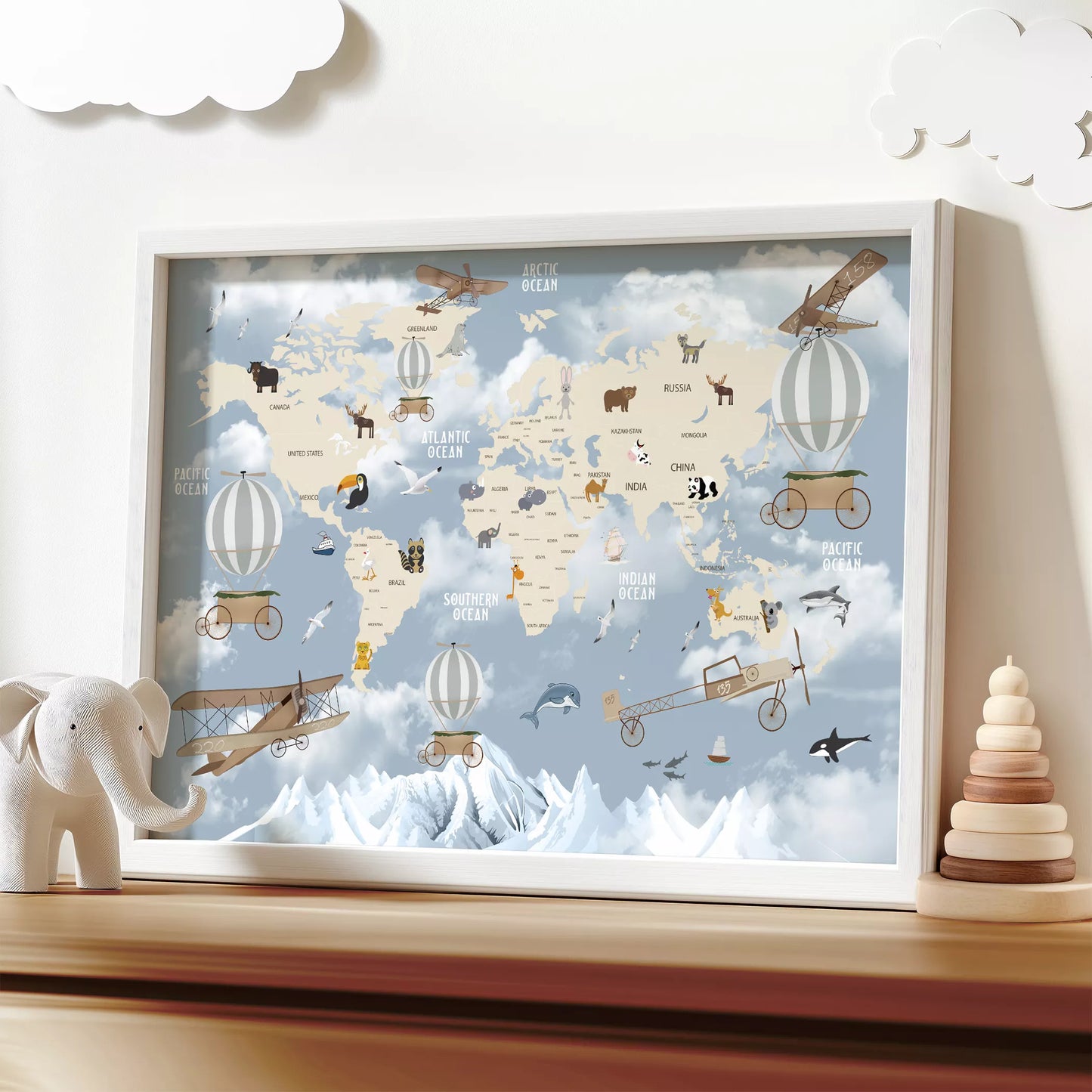 子供向け北欧スタイルの動物世界地図アートポスター、飛行機と気球が描かれた教育的で楽しい壁掛け装飾