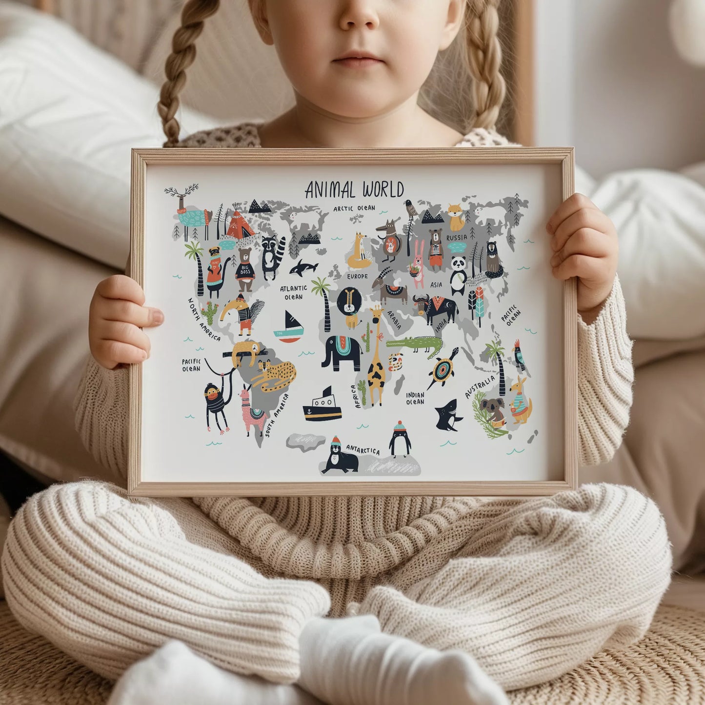 北欧テイストの動物世界地図アートポスター、子供部屋インテリアに最適な教育的な壁掛け装飾
