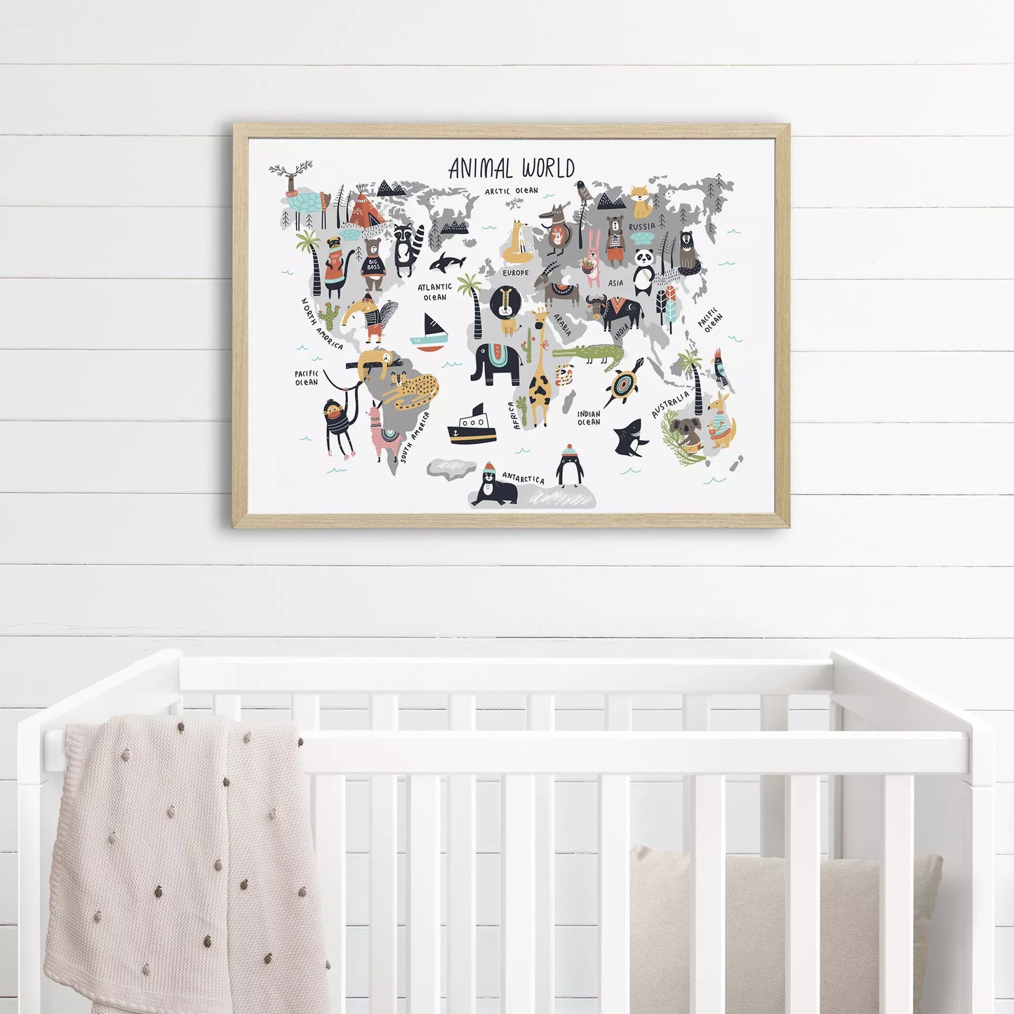 北欧テイストの動物世界地図アートポスター、子供部屋インテリアに最適な教育的な壁掛け装飾