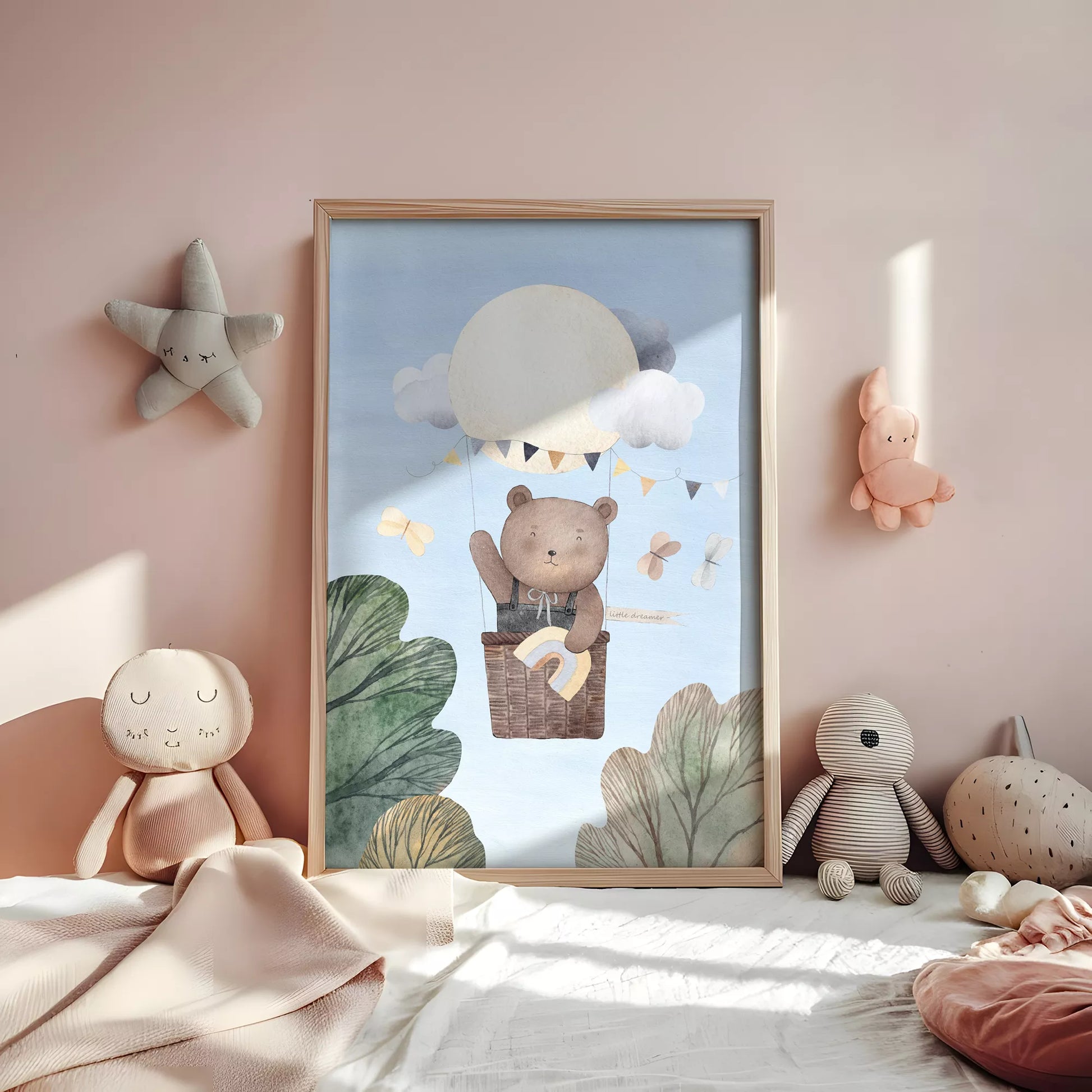 クマと気球の夢見るキッズアートポスター