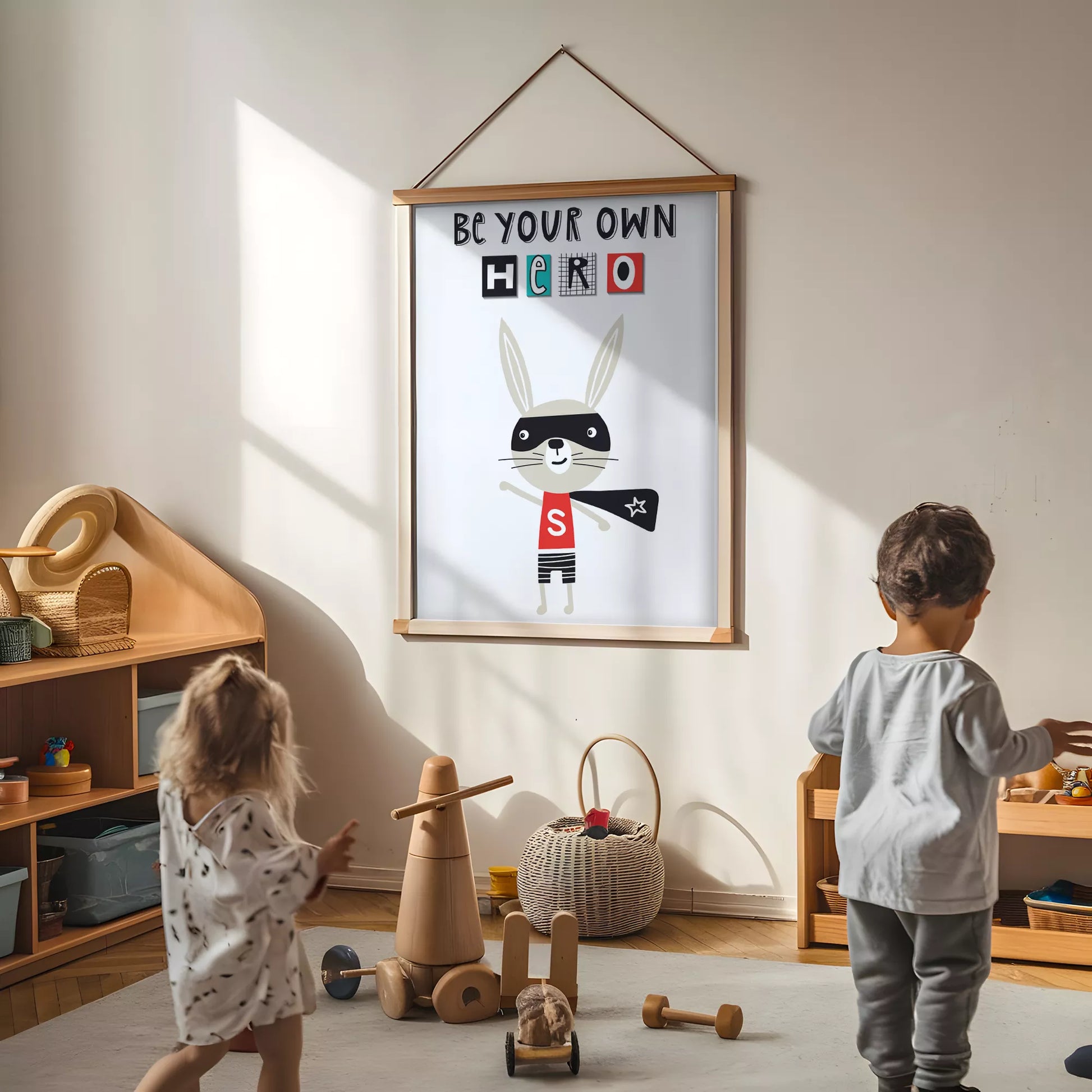 とヒーローバニーが描かれたモノクロームのキッズアートポスター