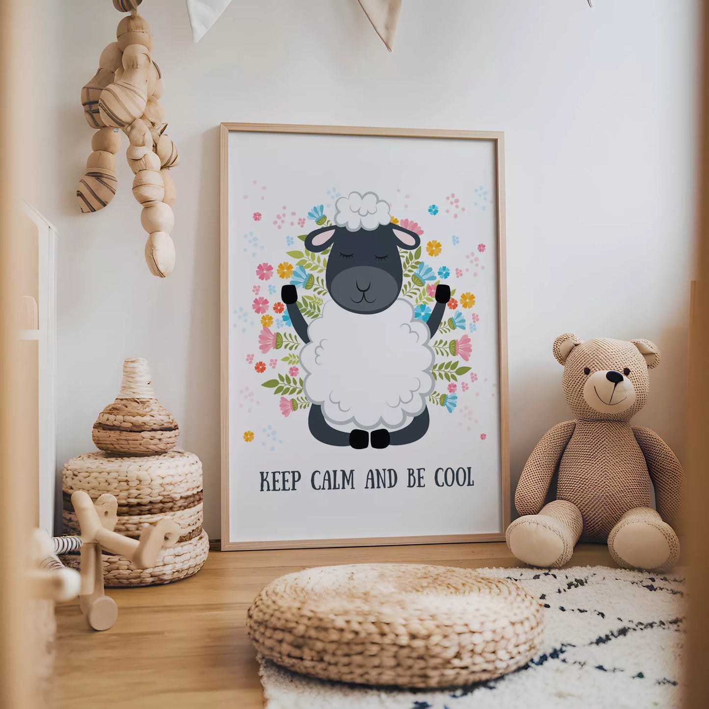 花に囲まれたひつじと英語メッセージの北欧アートポスター