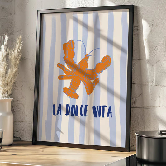 ブルーストライプ背景のオレンジ色ロブスターとラドルチェヴィータのアートポスター