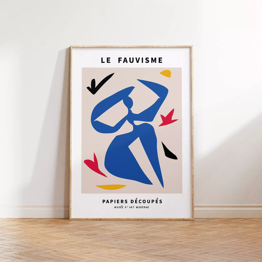 フォービスム様式の青い人物シルエットと赤黄の抽象的な切り絵アート